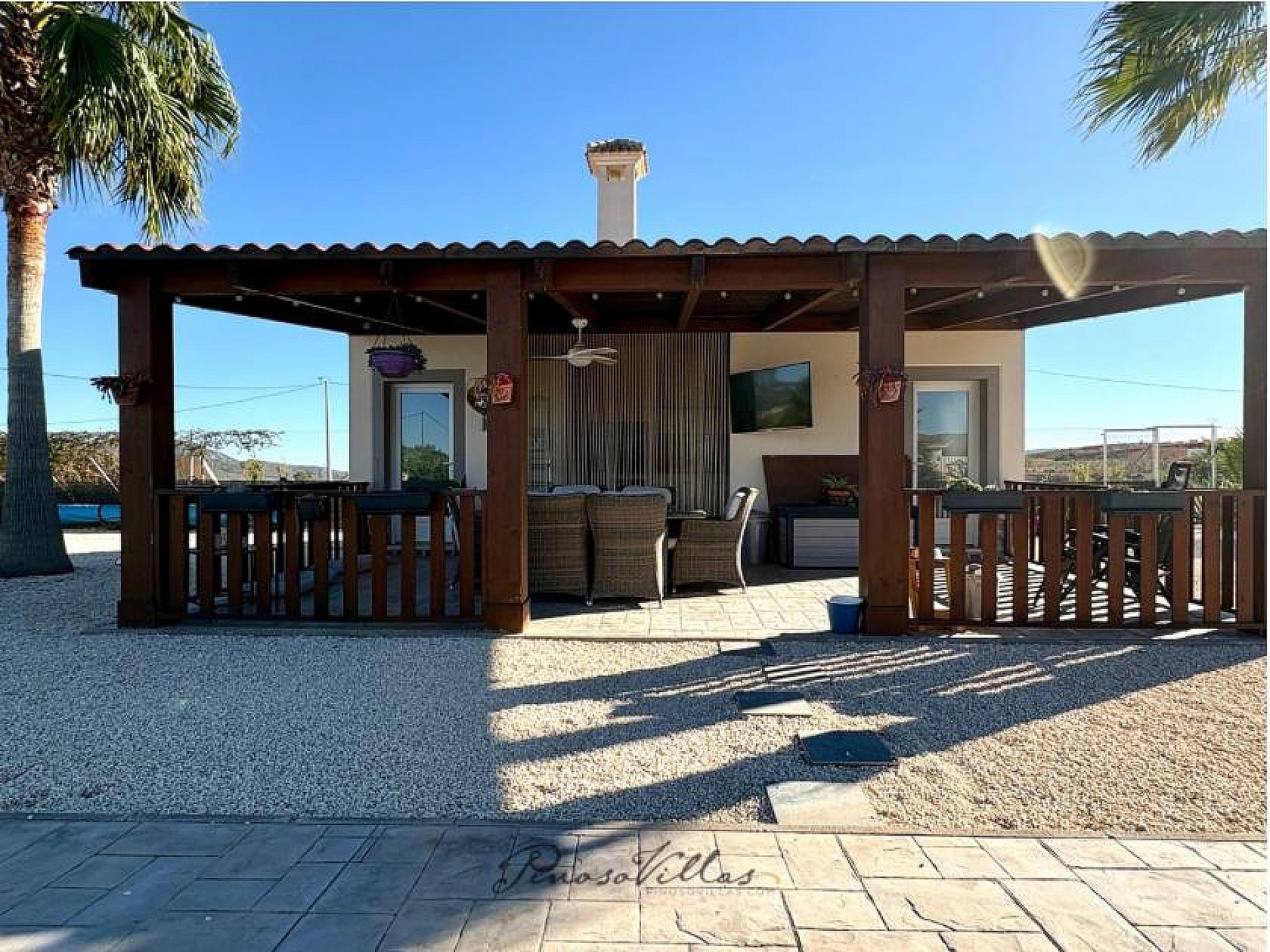 Resale - 4 Bedroom 4 Bathroom Villa in Pinoso -  - Alicante