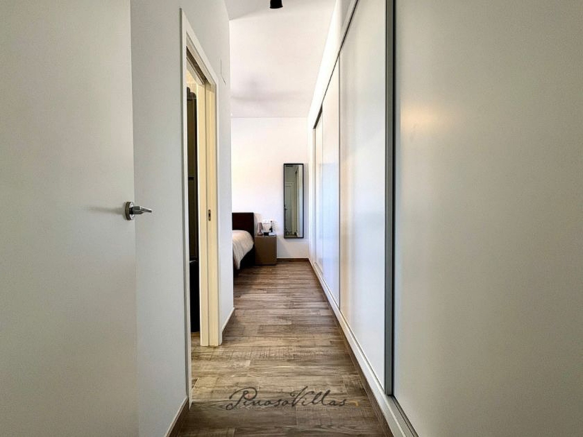 Resale - 4 Bedroom 4 Bathroom Villa in Pinoso -  - Alicante