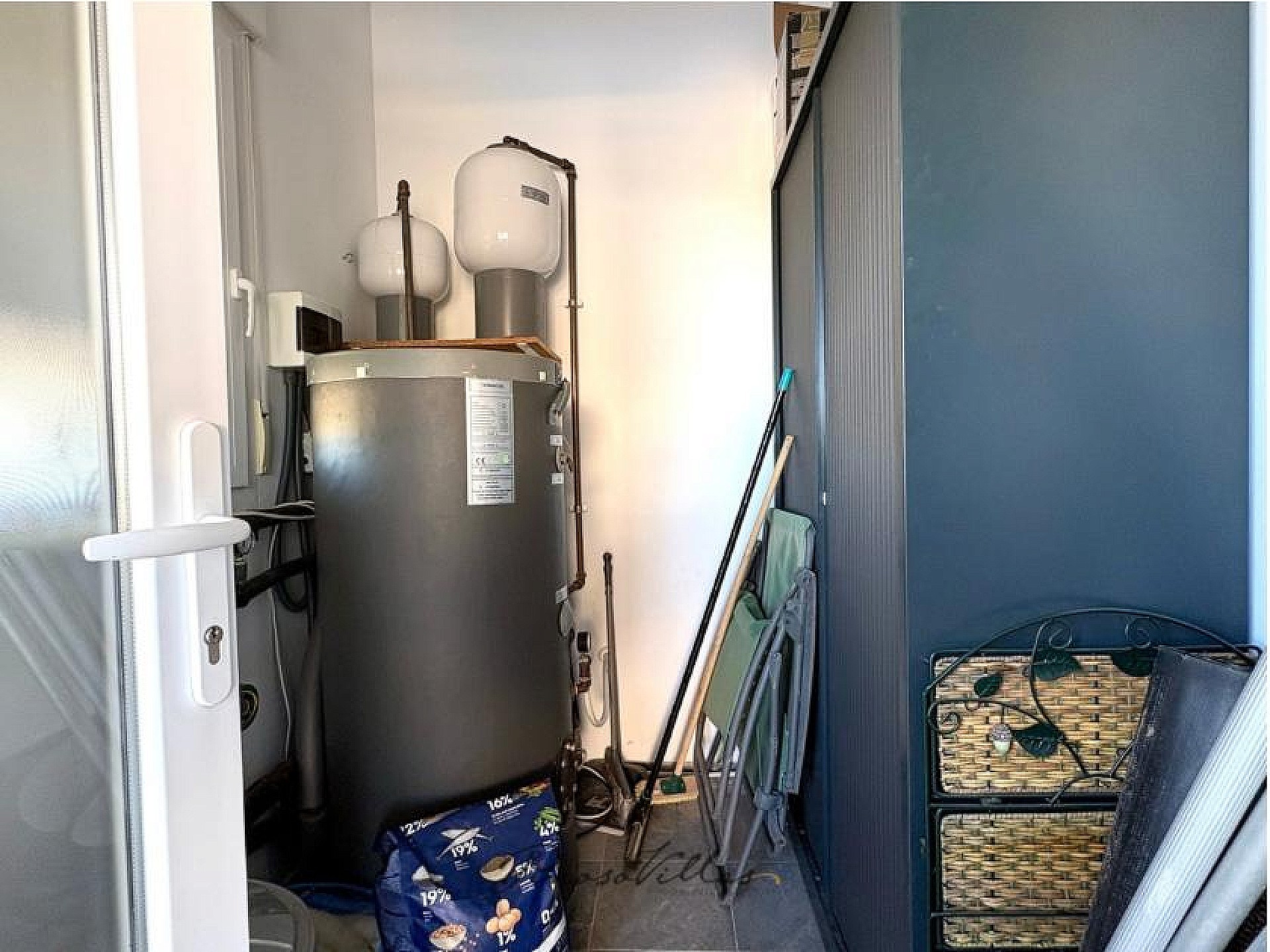 Resale - 4 Bedroom 4 Bathroom Villa in Pinoso -  - Alicante