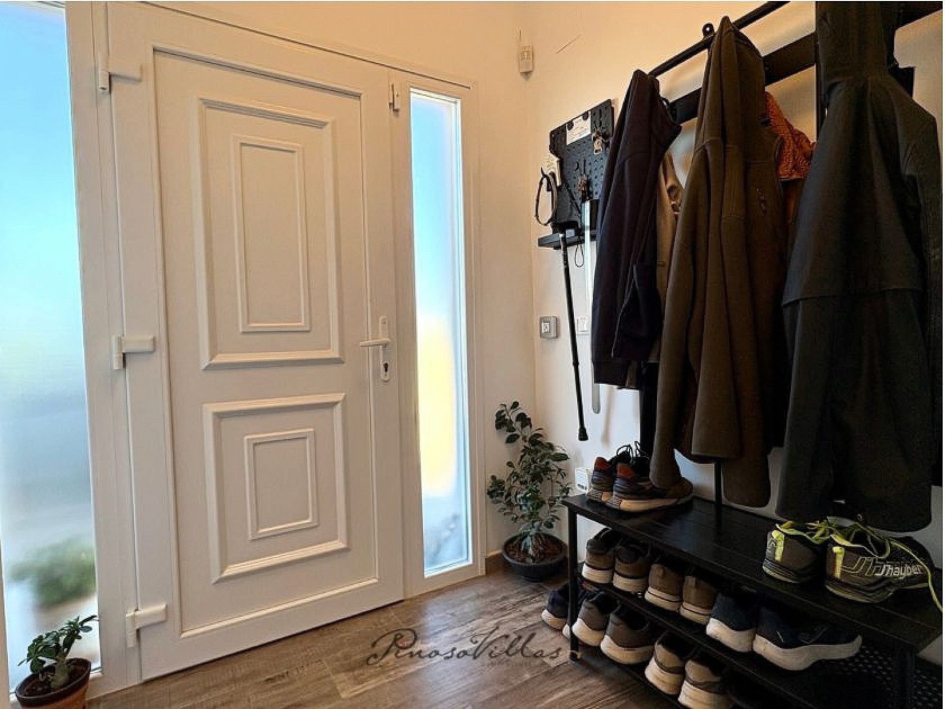 Resale - 4 Bedroom 4 Bathroom Villa in Pinoso -  - Alicante