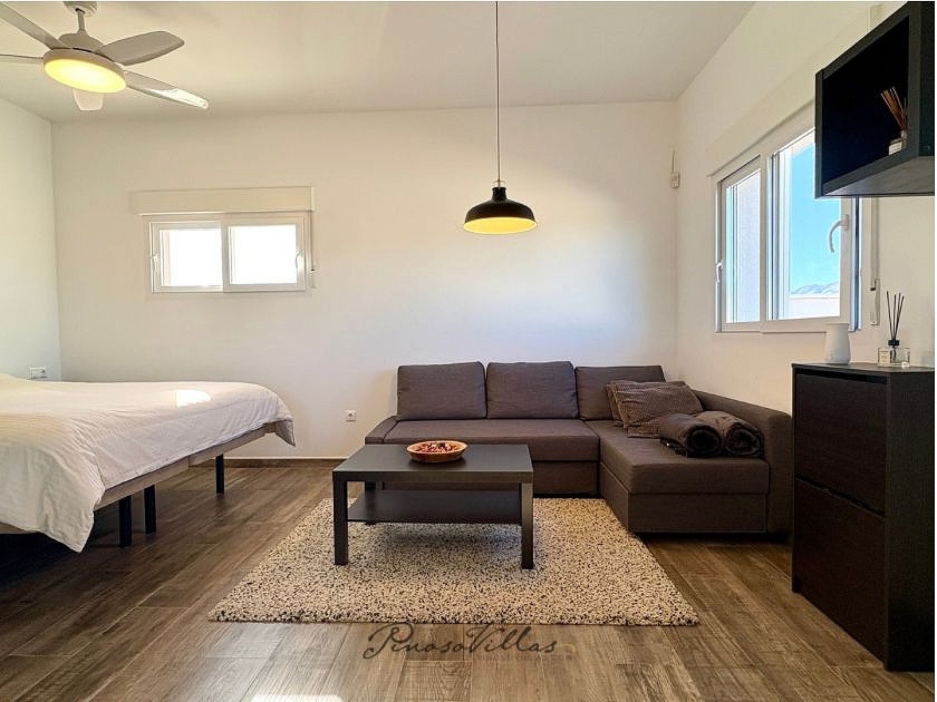 Resale - 4 Bedroom 4 Bathroom Villa in Pinoso -  - Alicante