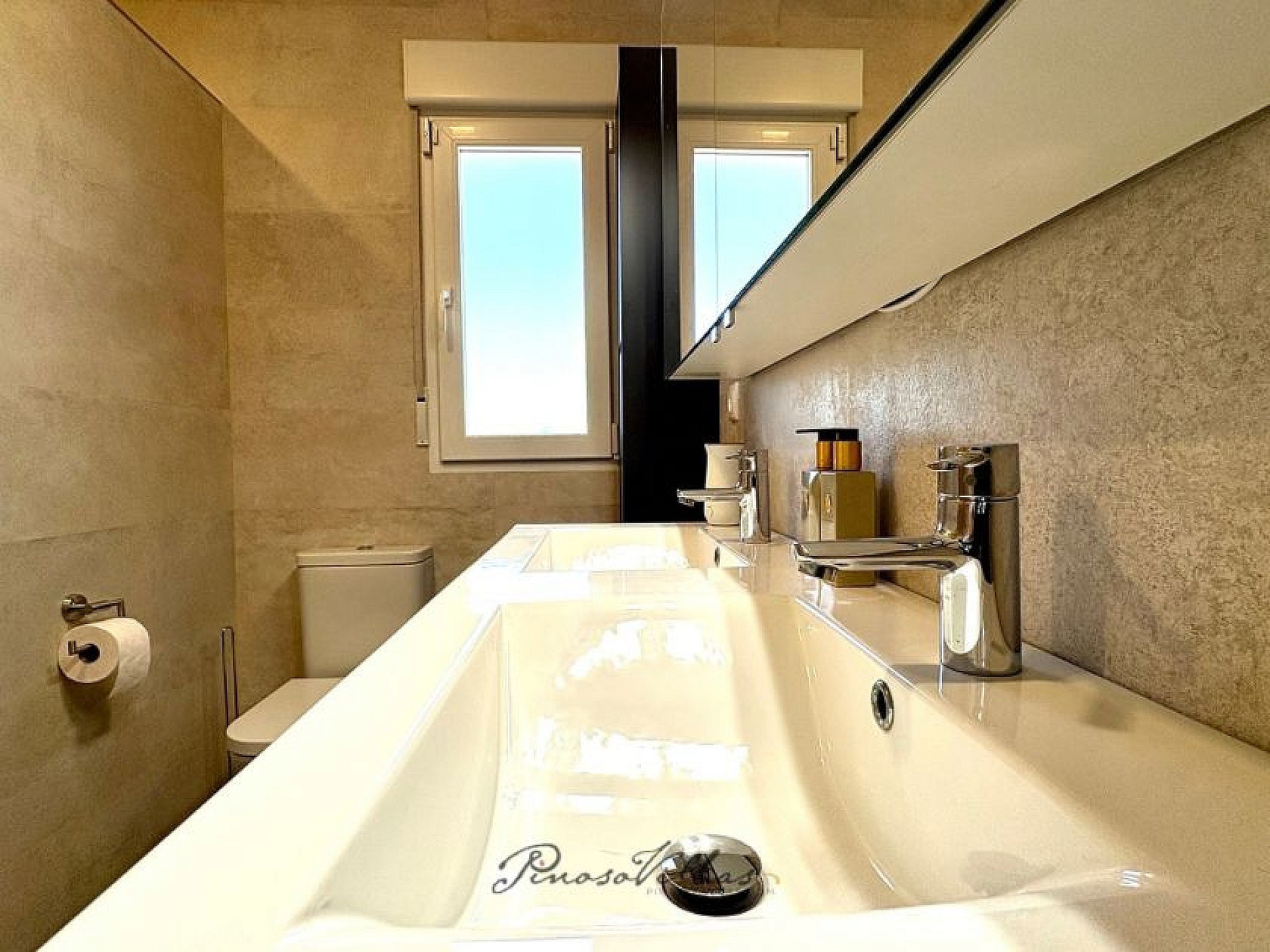 Resale - 4 Bedroom 4 Bathroom Villa in Pinoso -  - Alicante