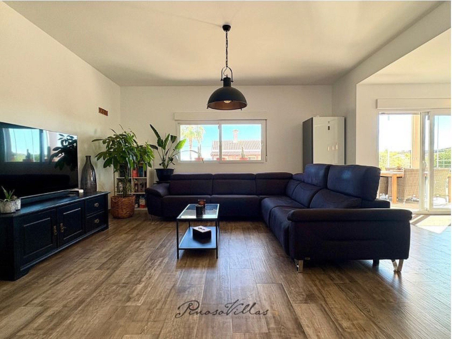 Resale - 4 Bedroom 4 Bathroom Villa in Pinoso -  - Alicante