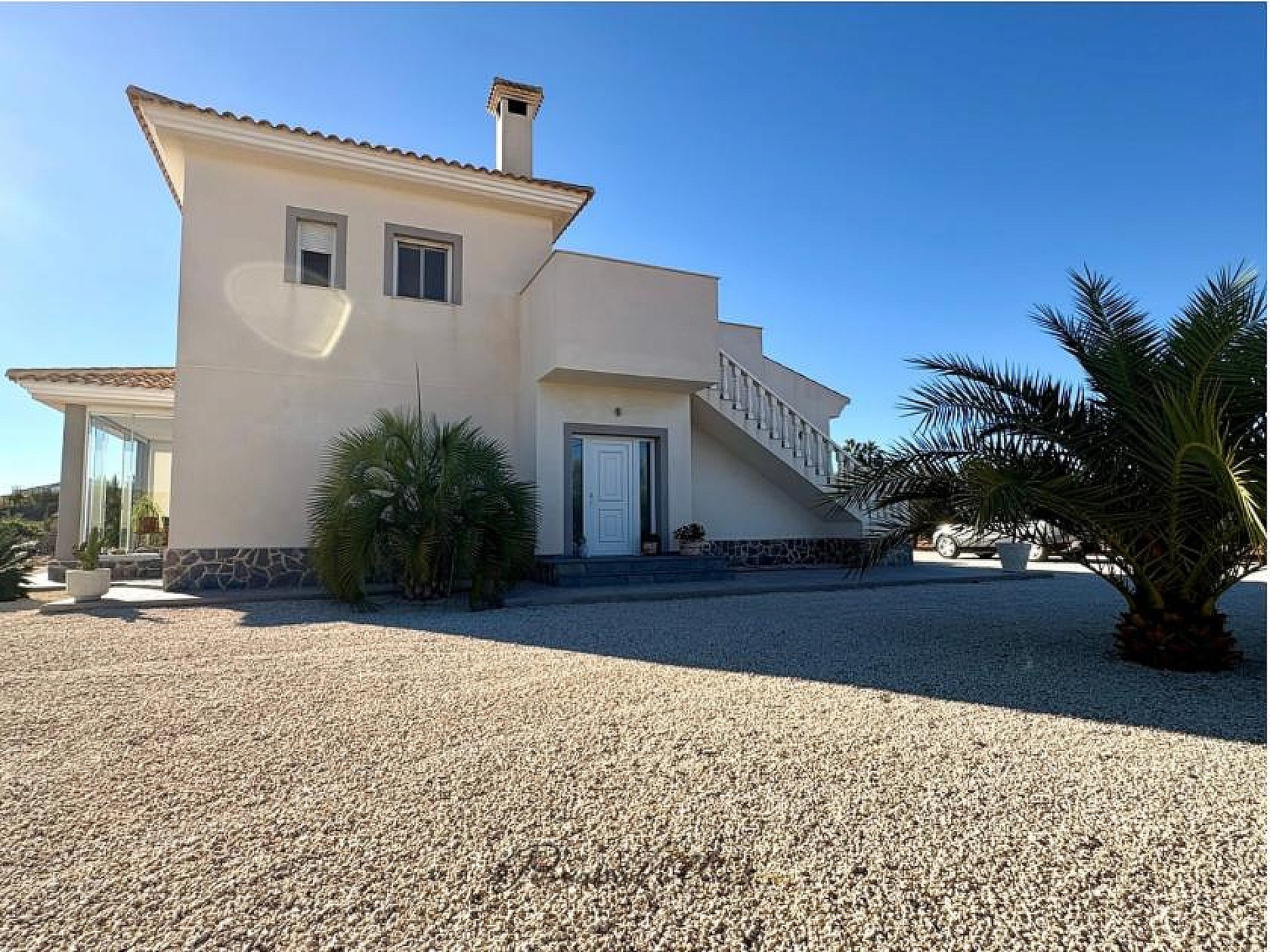 Resale - 4 Bedroom 4 Bathroom Villa in Pinoso -  - Alicante