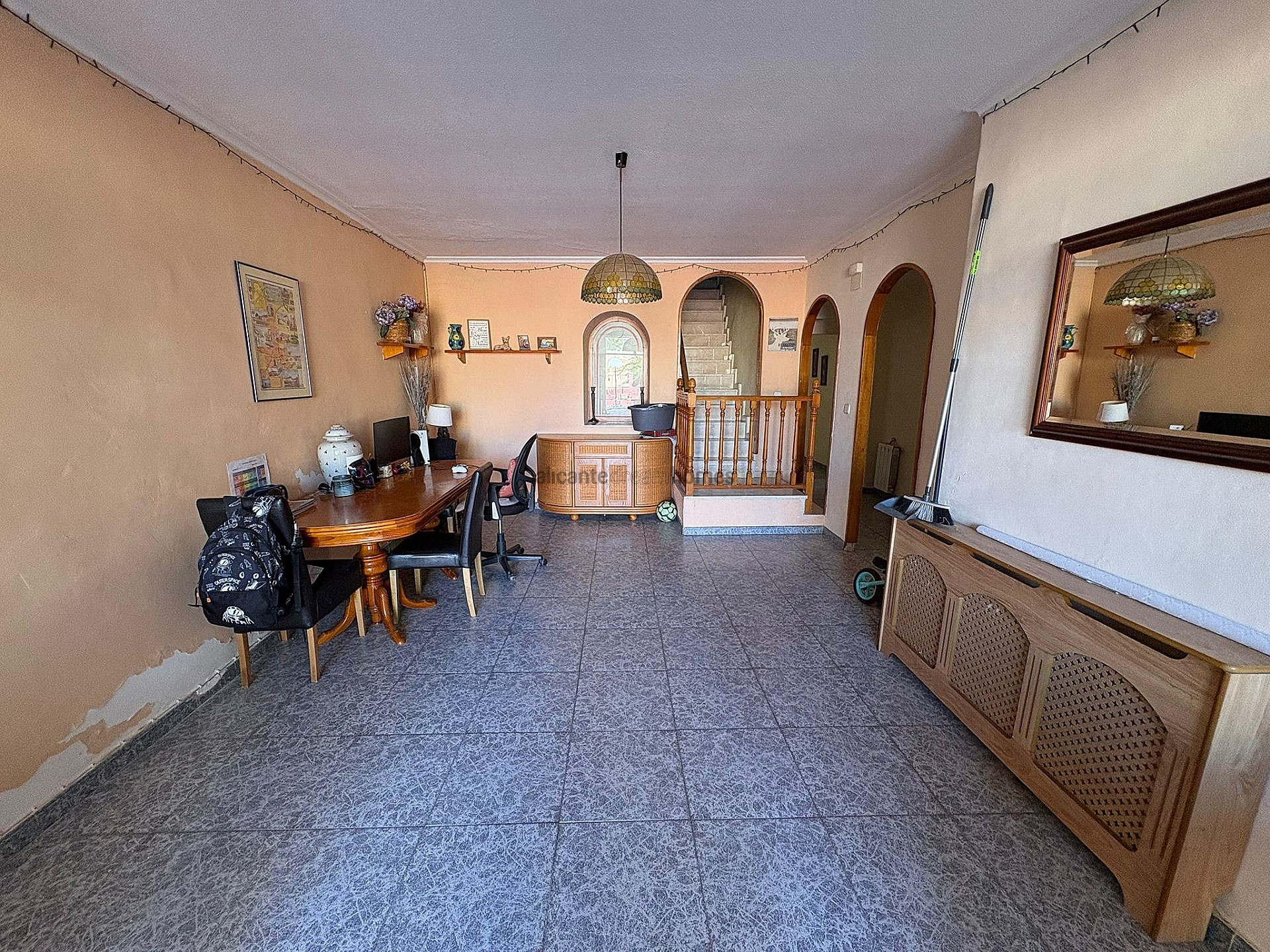 Resale - 6 Bedroom 3 Bathroom Village house in Monóvar -  - Alicante