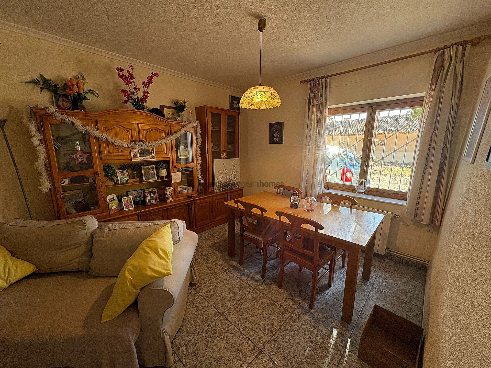 Resale - 6 Bedroom 3 Bathroom Village house in Monóvar -  - Alicante