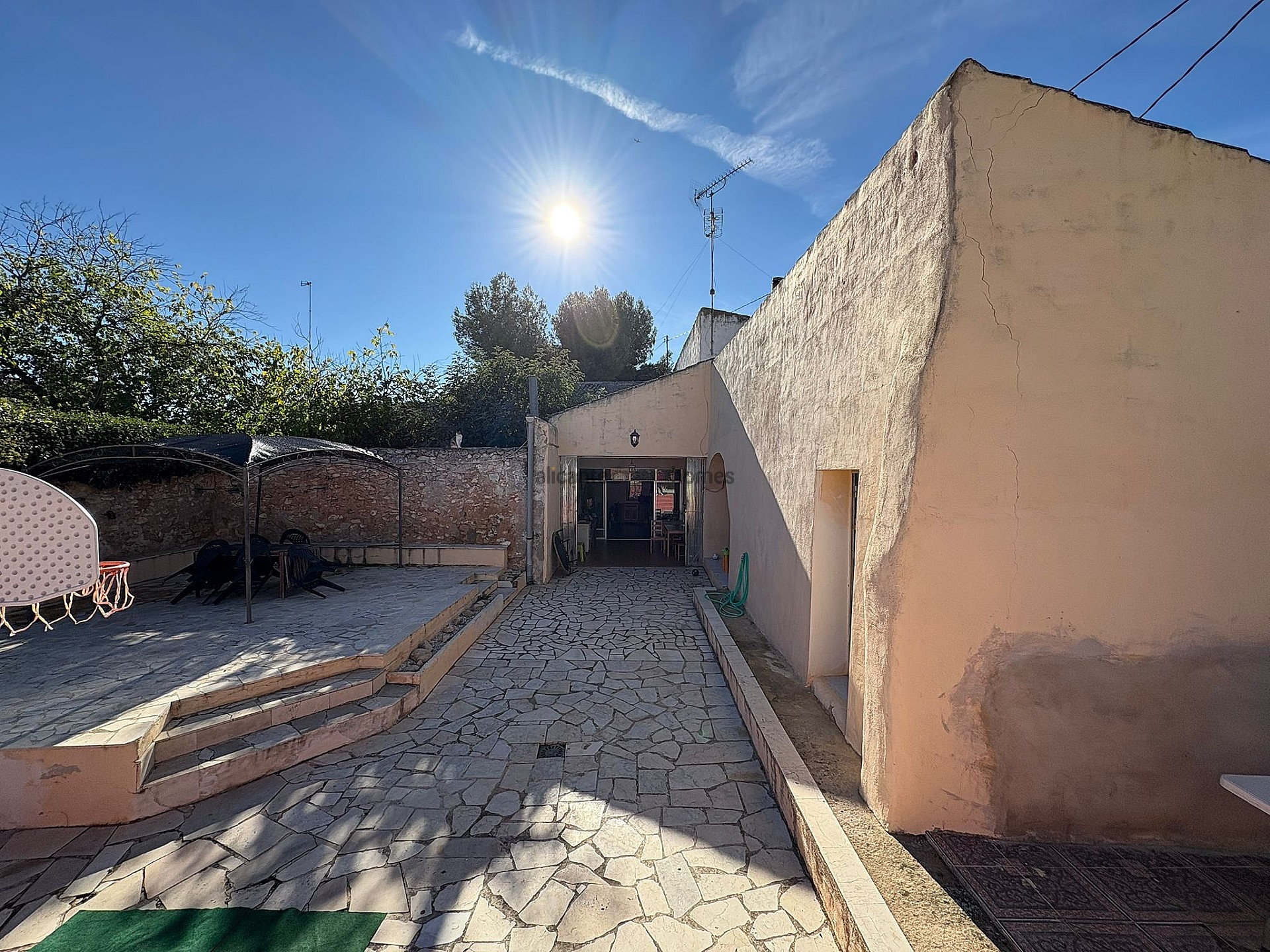 Resale - 6 Bedroom 3 Bathroom Village house in Monóvar -  - Alicante