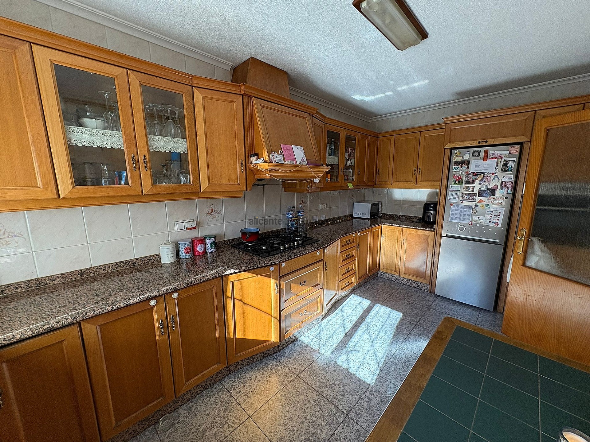 Resale - 6 Bedroom 3 Bathroom Village house in Monóvar -  - Alicante