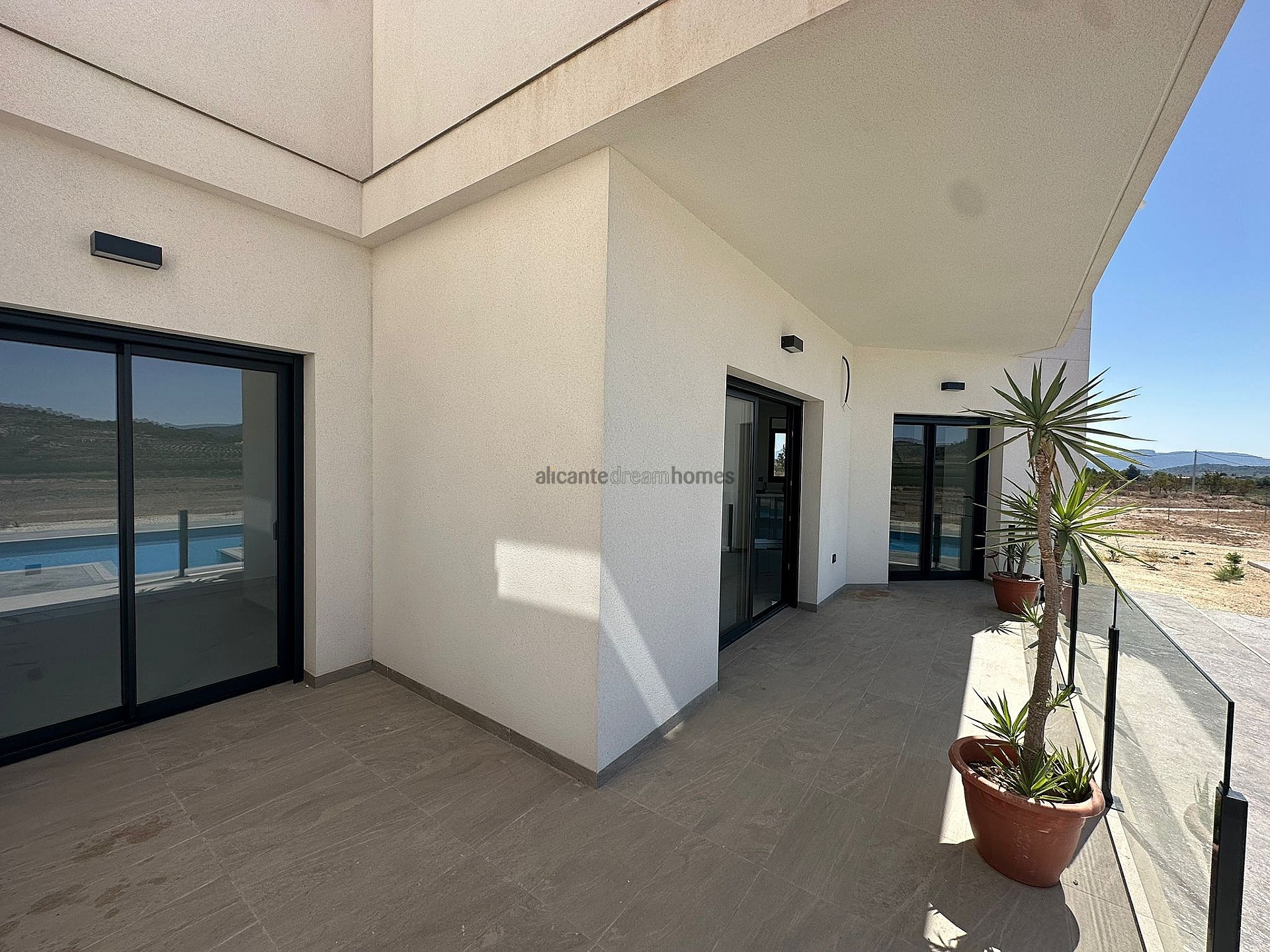 Resale - 4 Bedroom 3 Bathroom Villa in Pinoso - , Pinoso, Alicante, Spain - Alicante