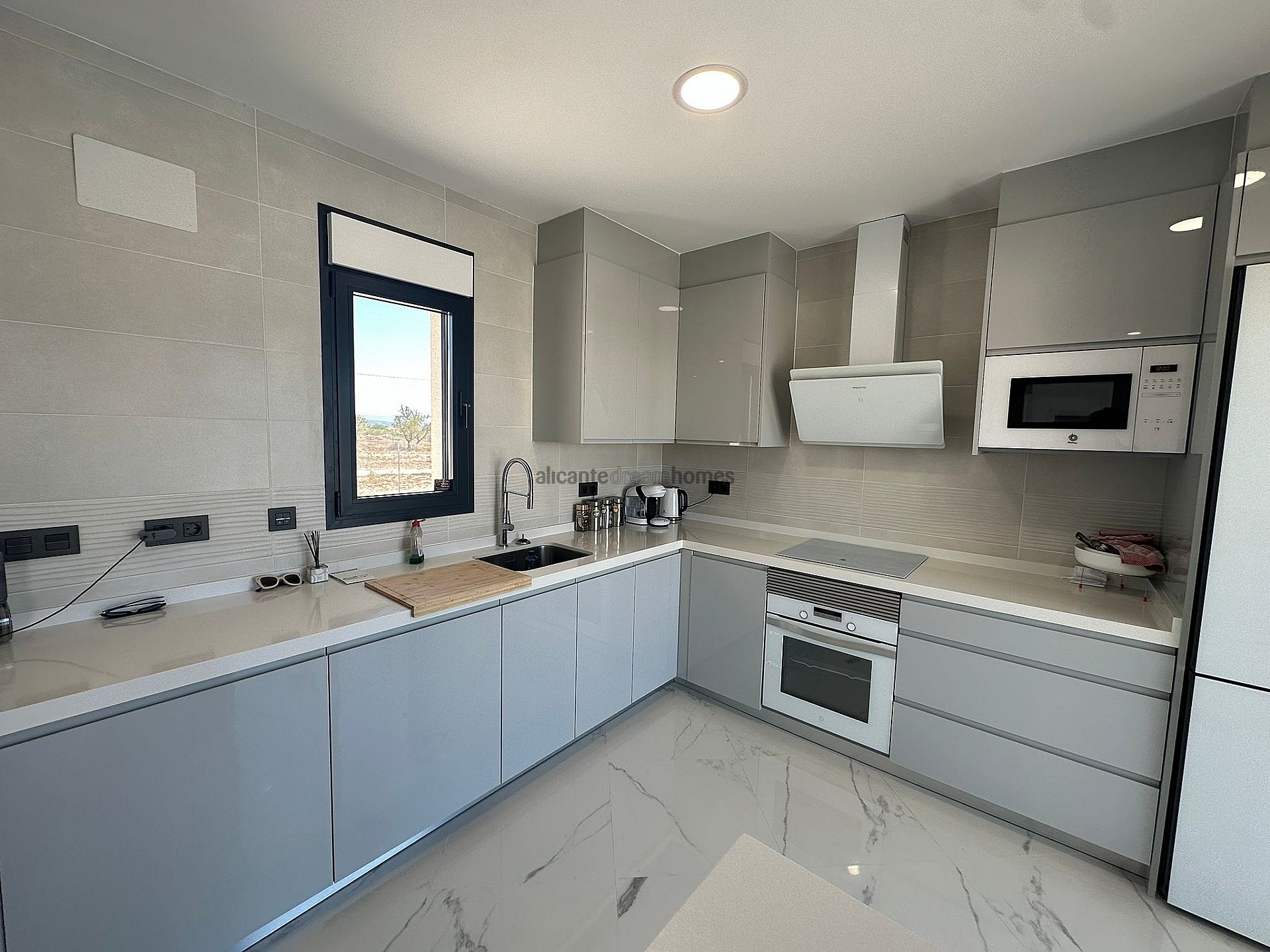 Resale - 4 Bedroom 3 Bathroom Villa in Pinoso - , Pinoso, Alicante, Spain - Alicante