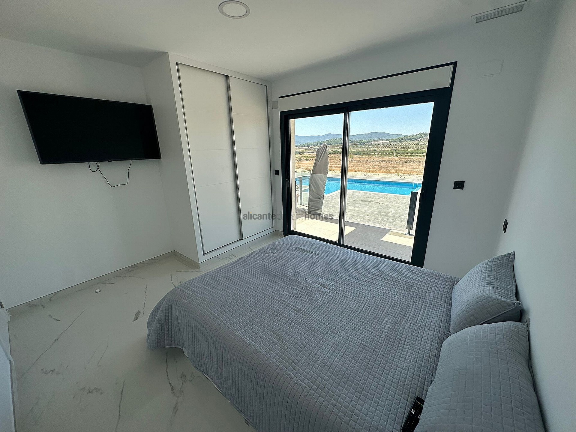 Resale - 4 Bedroom 3 Bathroom Villa in Pinoso - , Pinoso, Alicante, Spain - Alicante