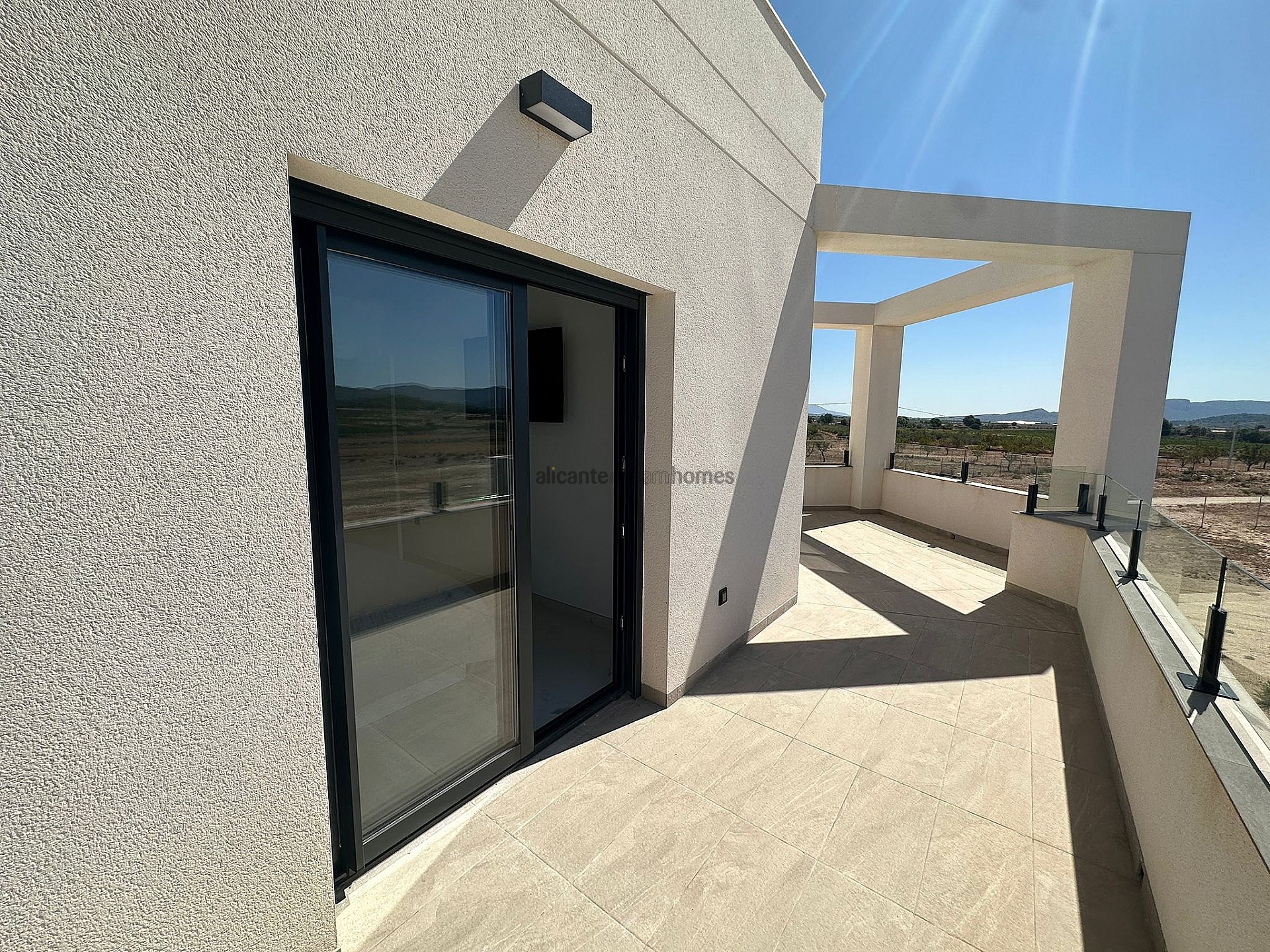 Resale - 4 Bedroom 3 Bathroom Villa in Pinoso - , Pinoso, Alicante, Spain - Alicante