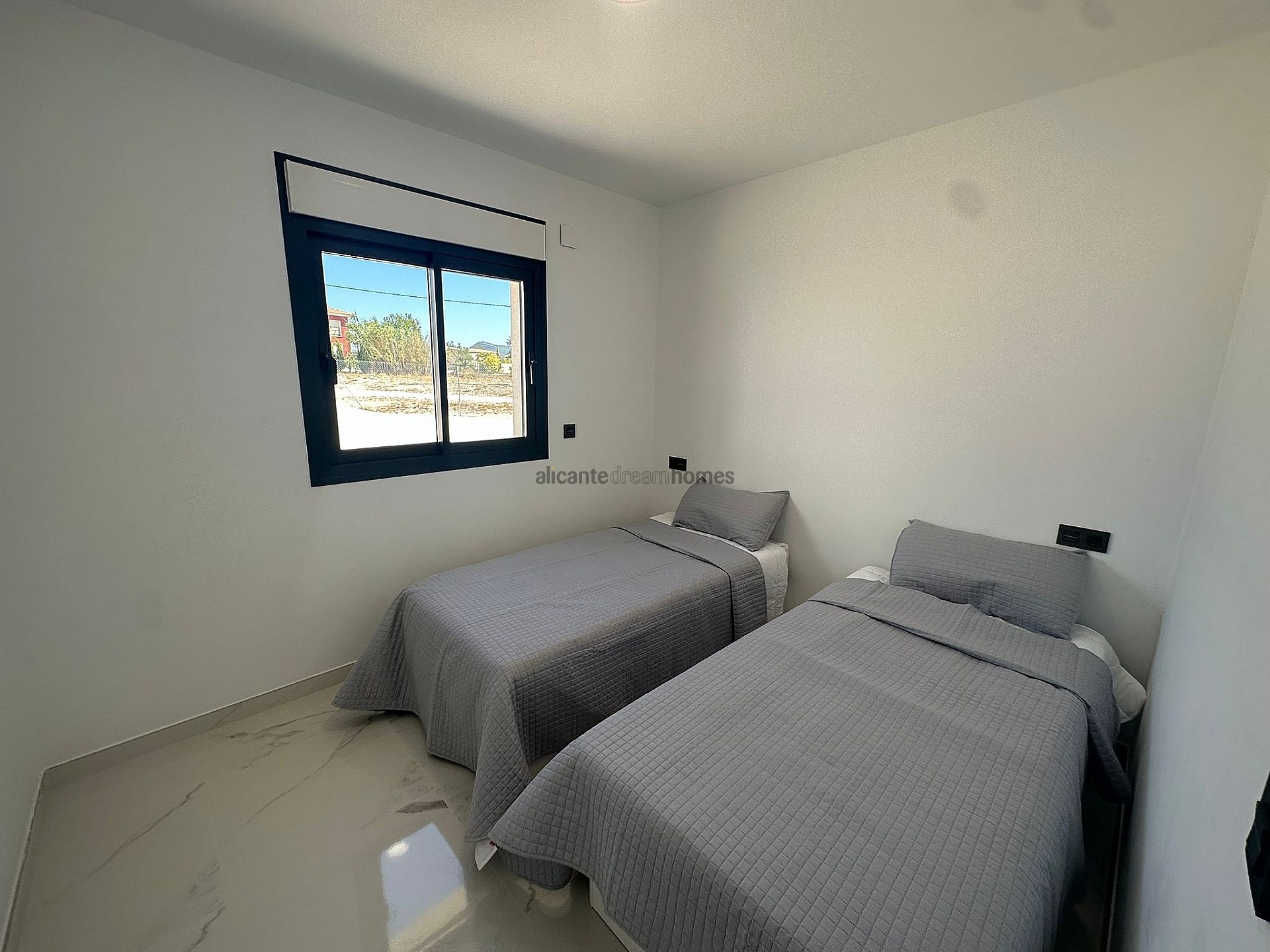 Resale - 4 Bedroom 3 Bathroom Villa in Pinoso - , Pinoso, Alicante, Spain - Alicante