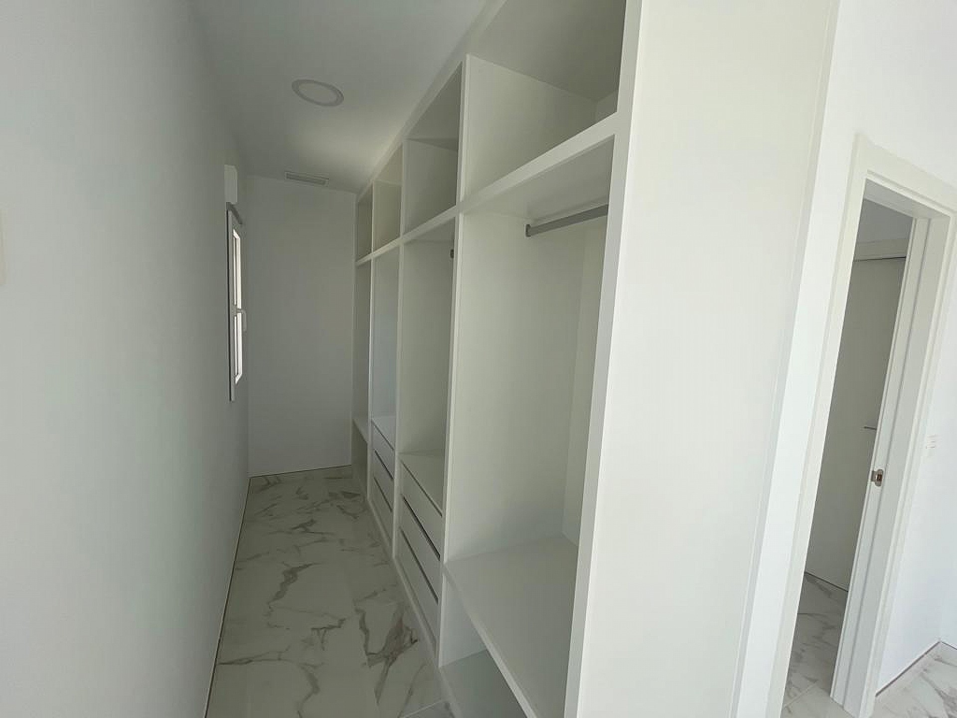 Resale - 4 Bedroom 3 Bathroom Villa in Pinoso -  - Alicante