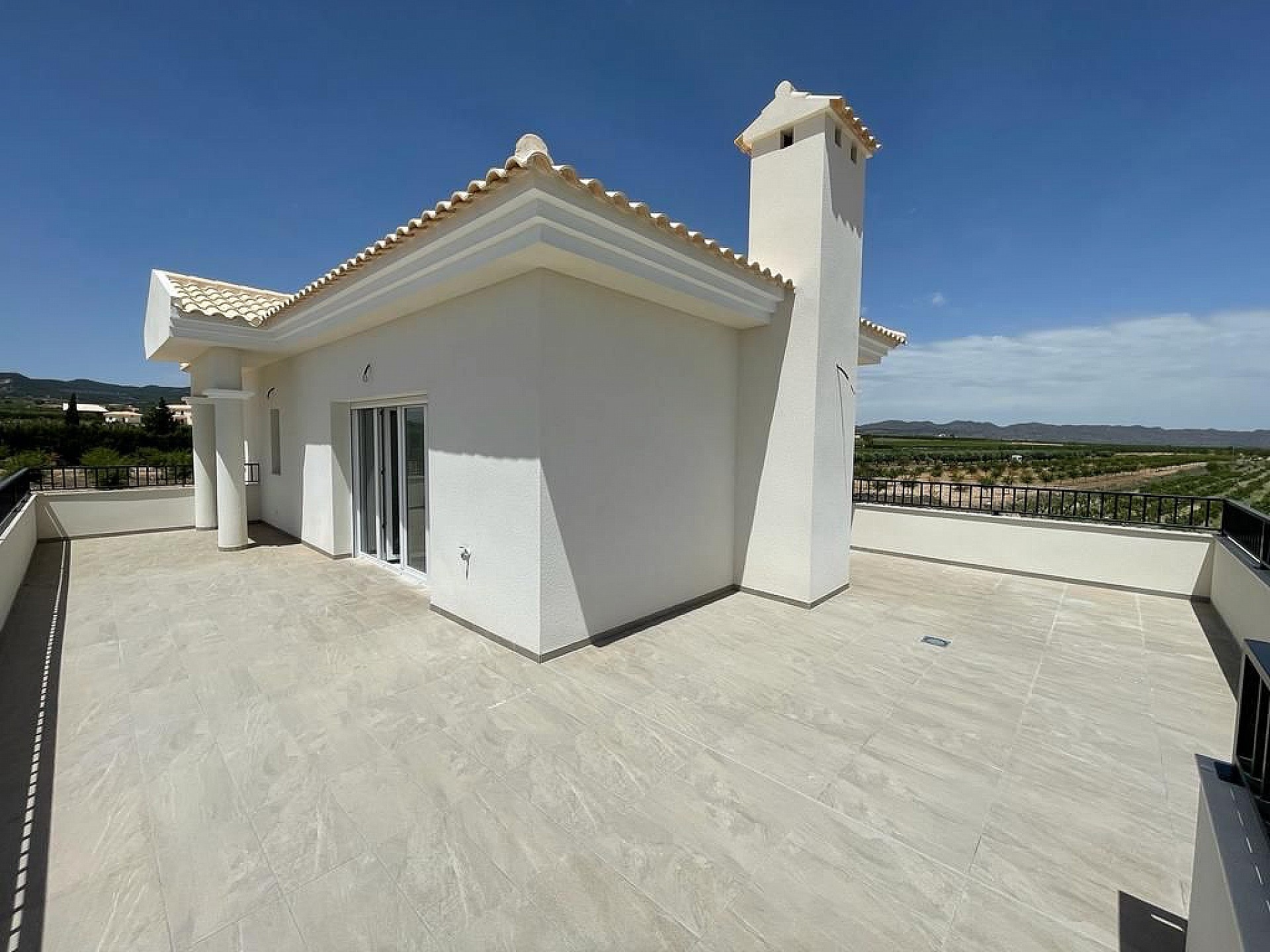 Resale - 4 Bedroom 3 Bathroom Villa in Pinoso -  - Alicante