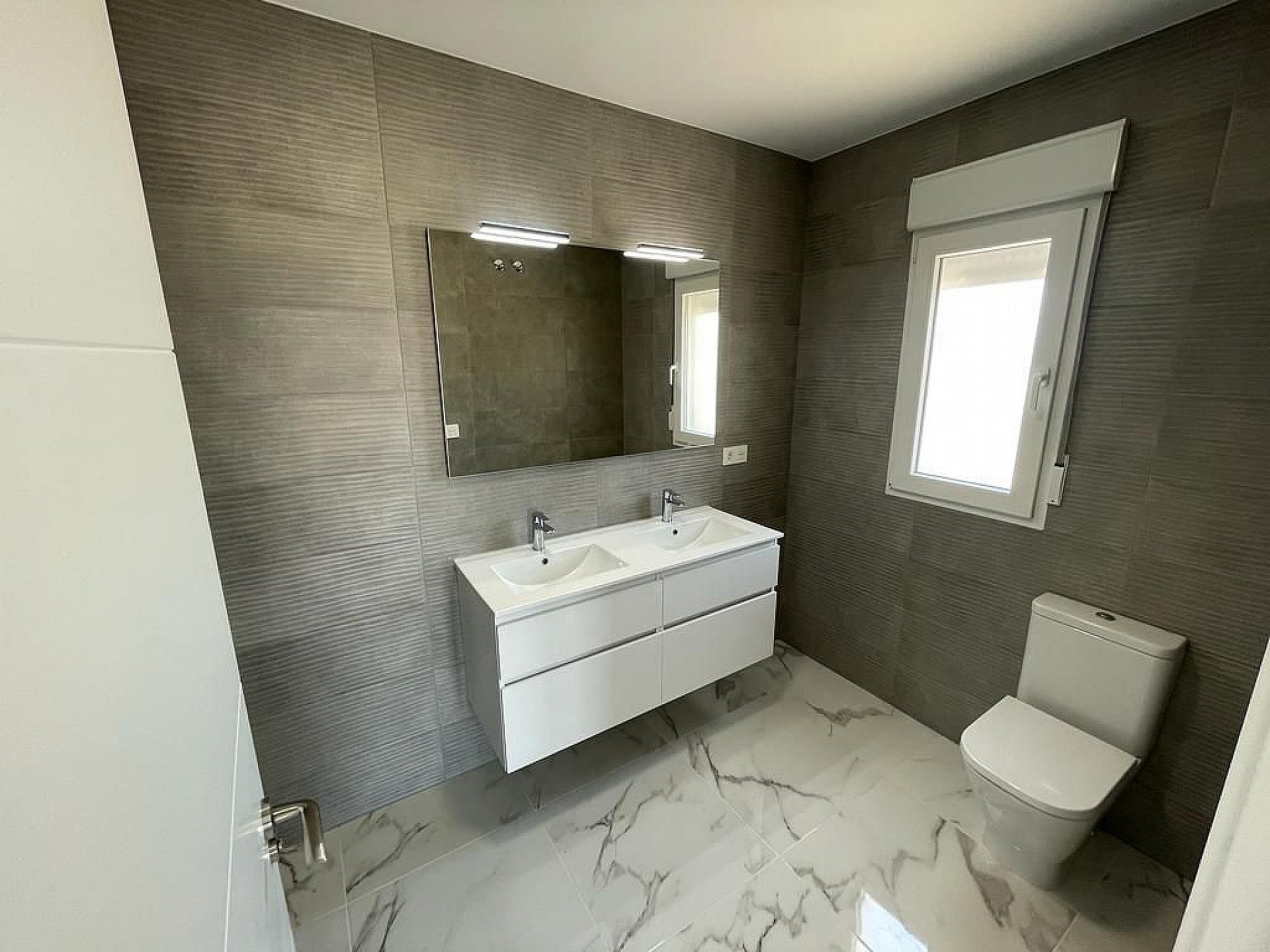 Resale - 4 Bedroom 3 Bathroom Villa in Pinoso -  - Alicante