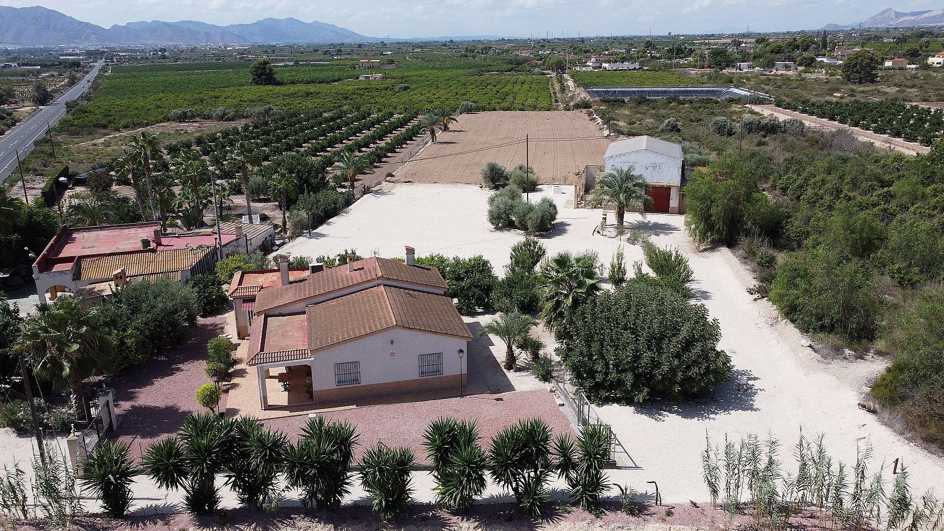 Resale - 3 Bedroom 2 Bathroom Villa in Crevillente -  - Alicante