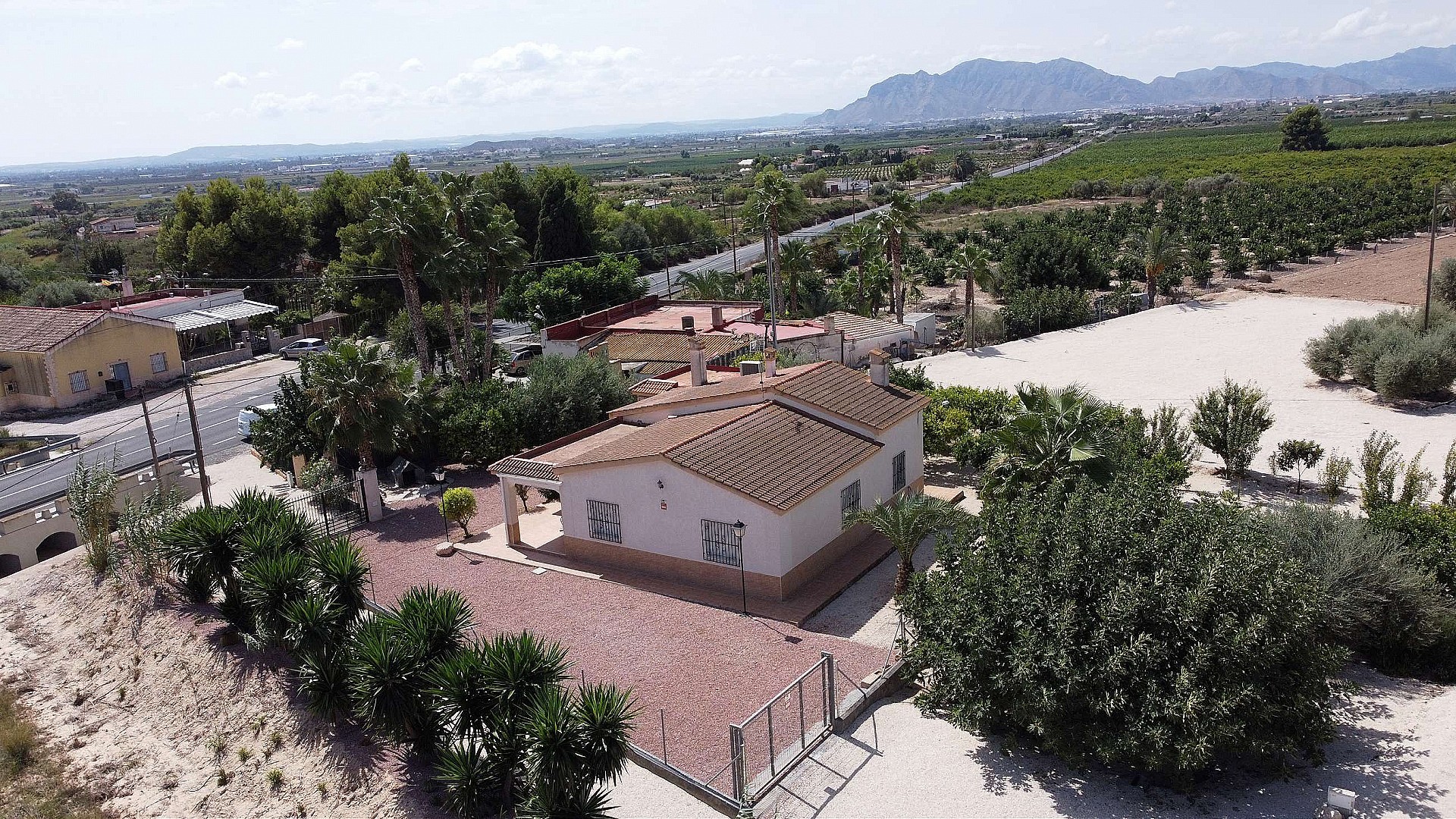 Resale - 3 Bedroom 2 Bathroom Villa in Crevillente -  - Alicante
