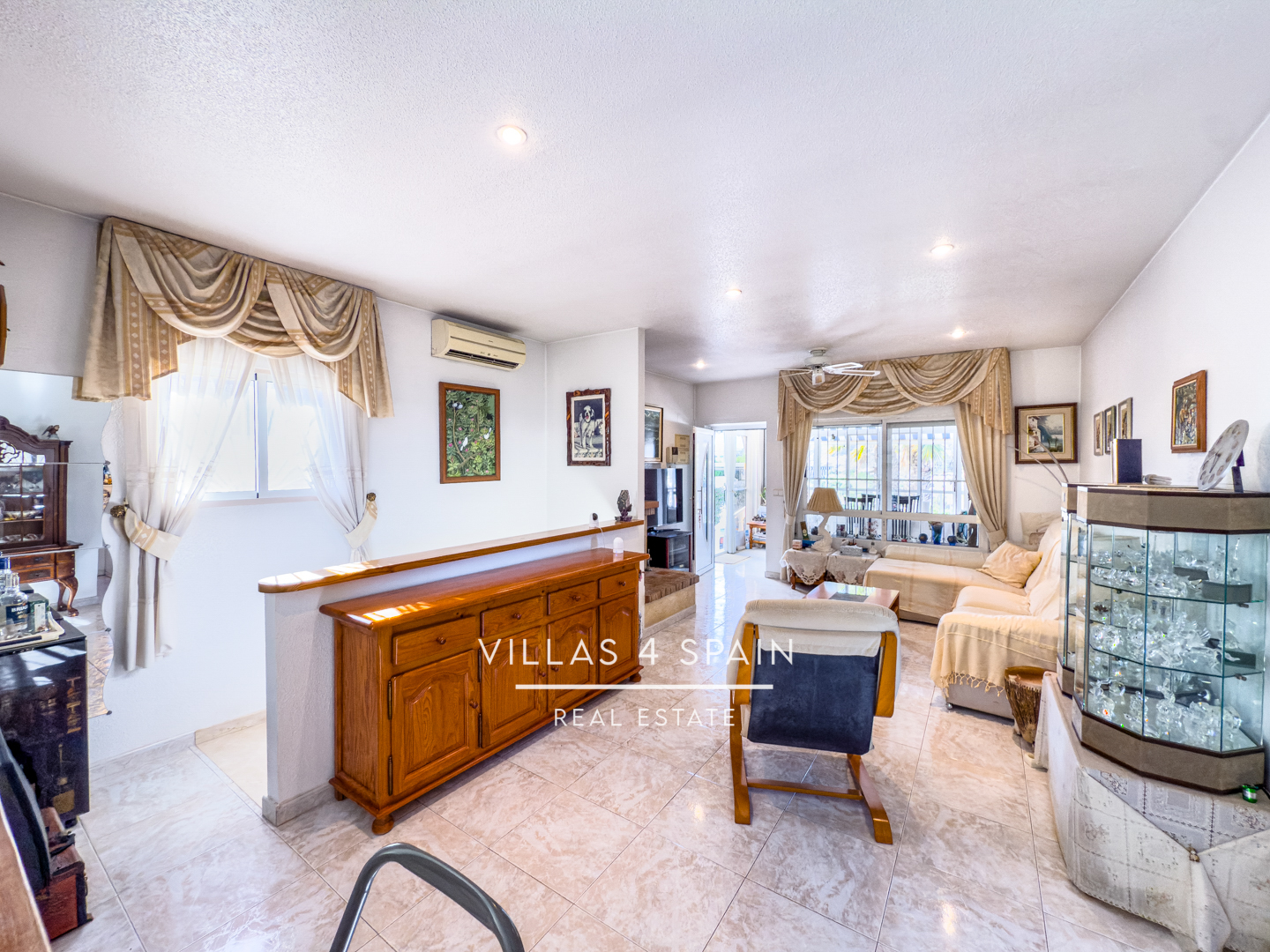 Resale - 4 Bedroom 3 Bathroom Villa In ciudad quesada La Marquesa Golf Course - av. del recorral  - Alicante