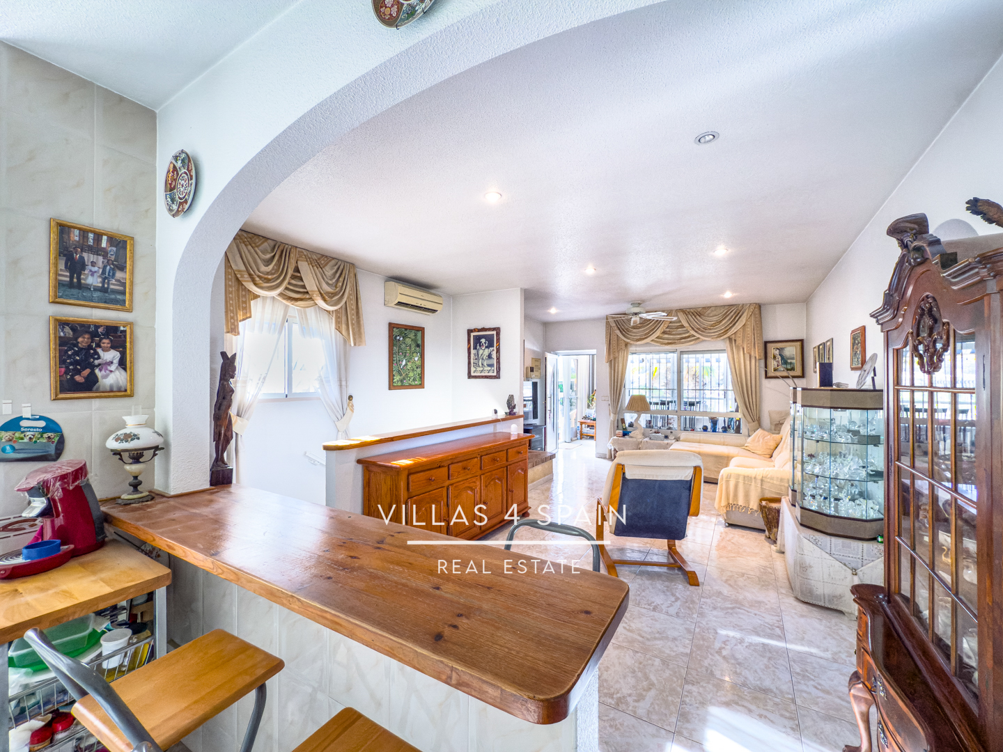 Resale - 4 Bedroom 3 Bathroom Villa In ciudad quesada La Marquesa Golf Course - av. del recorral  - Alicante