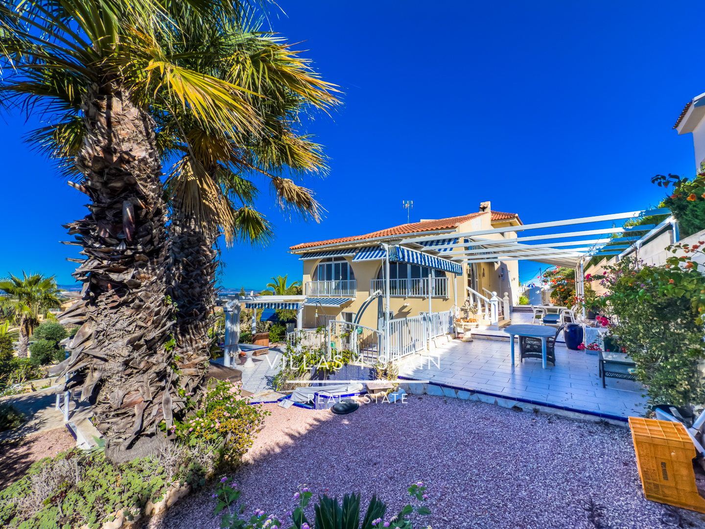 Resale - 4 Bedroom 3 Bathroom Villa In ciudad quesada La Marquesa Golf Course - av. del recorral  - Alicante