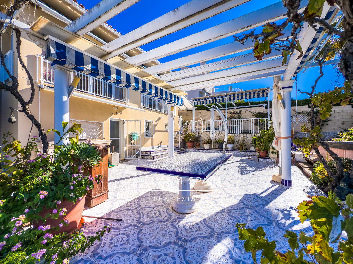 Resale - 4 Bedroom 3 Bathroom Villa In ciudad quesada La Marquesa Golf Course - av. del recorral  - Alicante