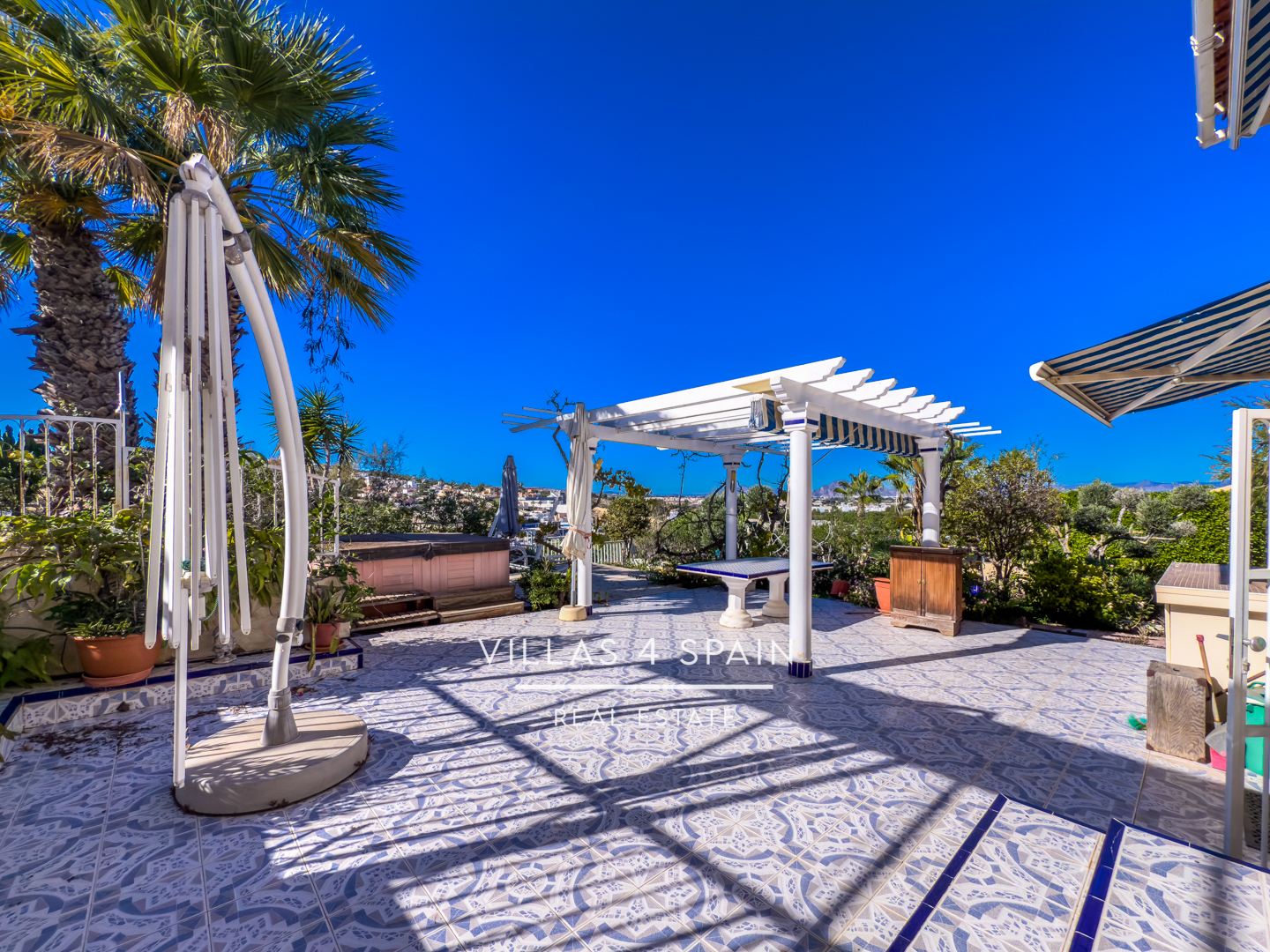 Resale - 4 Bedroom 3 Bathroom Villa In ciudad quesada La Marquesa Golf Course - av. del recorral  - Alicante