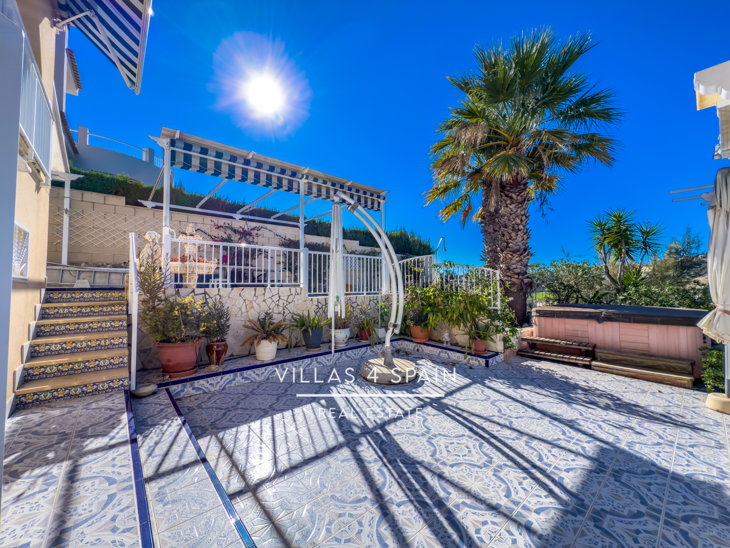 Resale - 4 Bedroom 3 Bathroom Villa In ciudad quesada La Marquesa Golf Course - av. del recorral  - Alicante