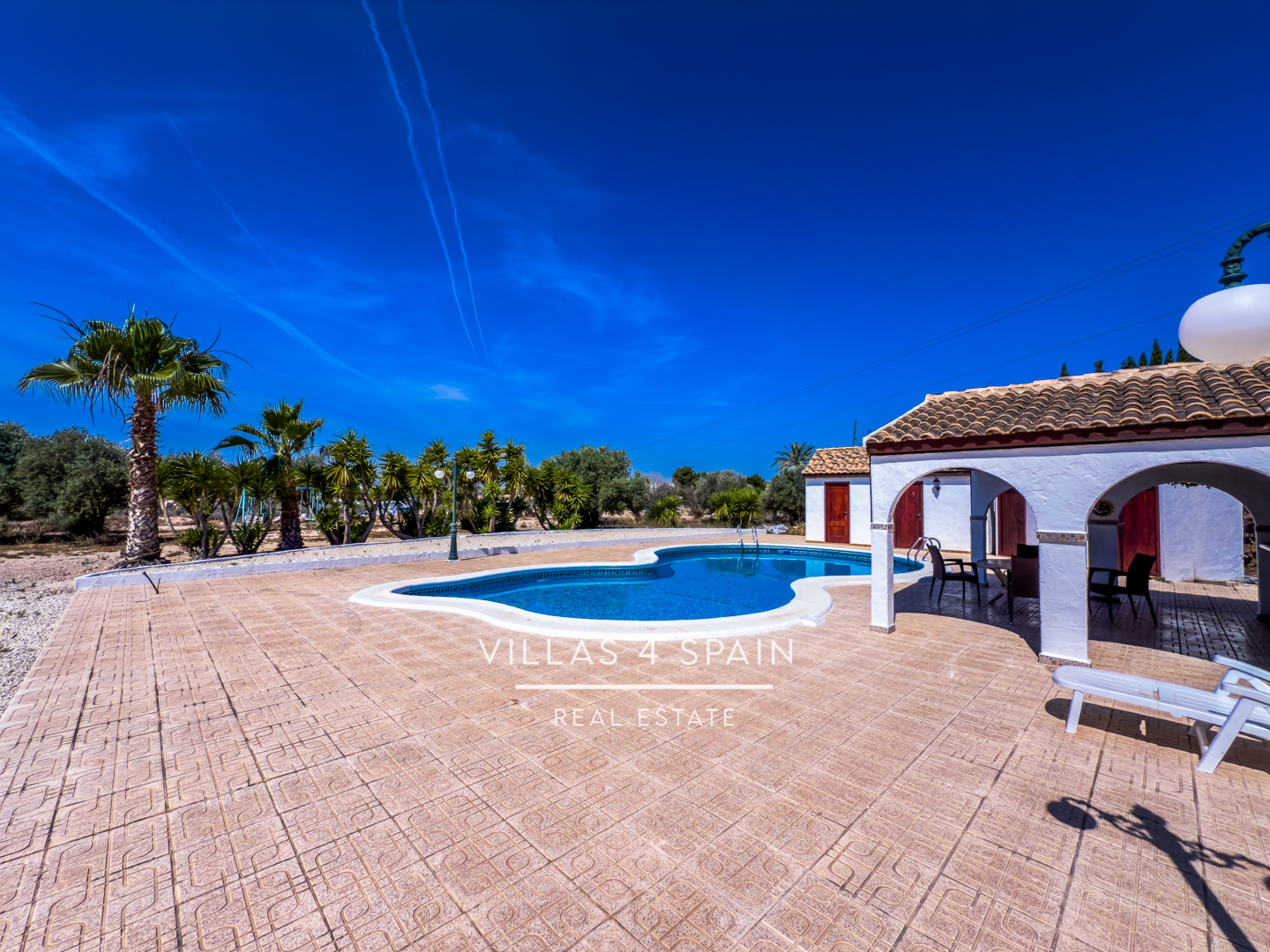 Resale - 12 Bedroom 6 bathroom villa with private pool in crevillente - Partida Ampla - Alicante