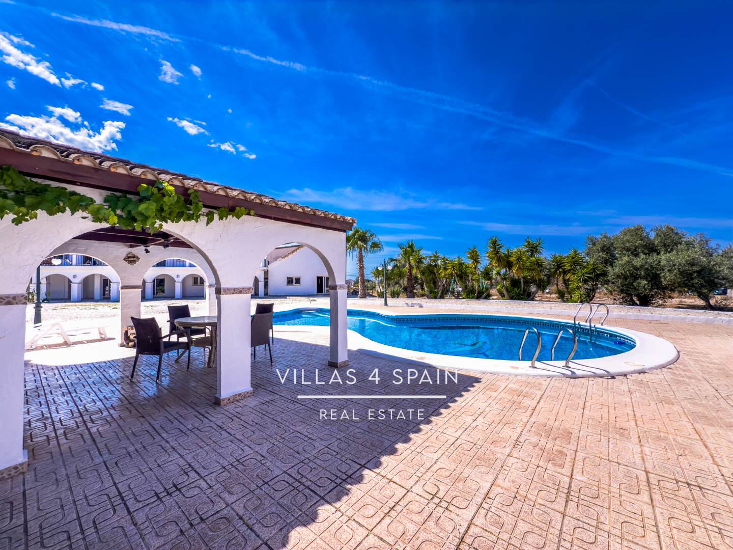 Resale - 12 Bedroom 6 bathroom villa with private pool in crevillente - Partida Ampla - Alicante