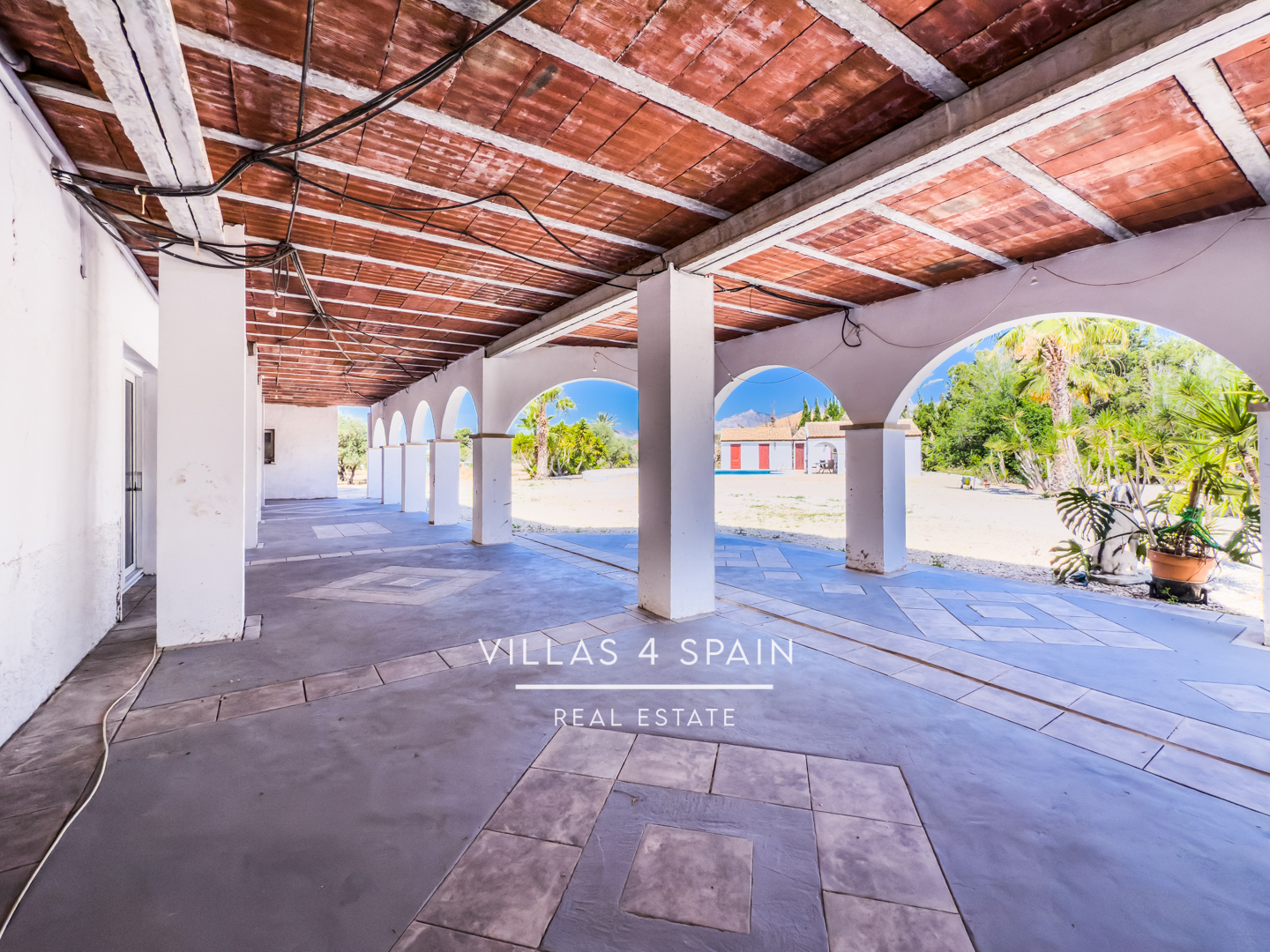 Resale - 12 Bedroom 6 bathroom villa with private pool in crevillente - Partida Ampla - Alicante