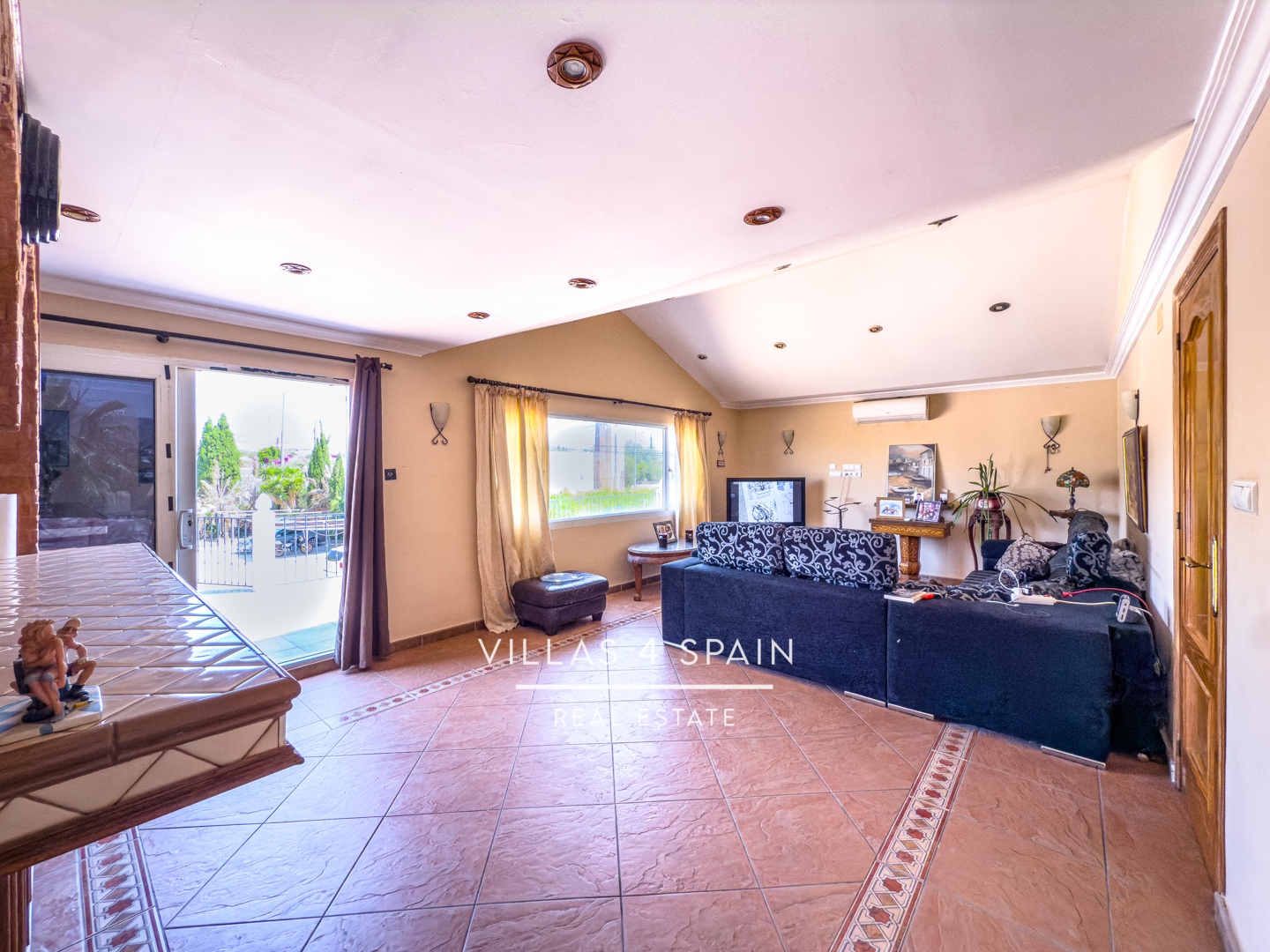 Resale - 12 Bedroom 6 bathroom villa with private pool in crevillente - Partida Ampla - Alicante