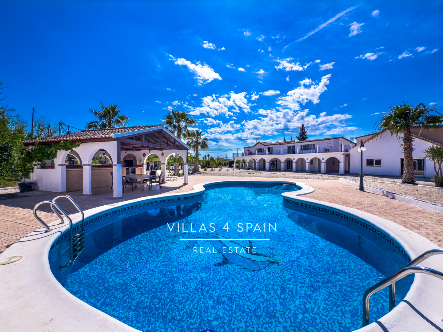 Resale - 12 Bedroom 6 bathroom villa with private pool in crevillente - Partida Ampla - Alicante