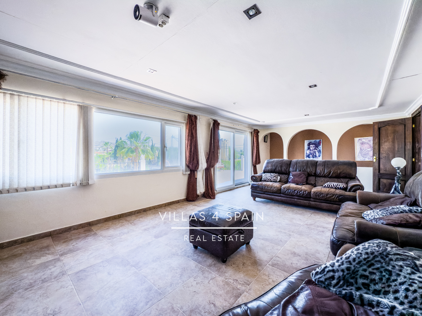 Resale - 12 Bedroom 6 bathroom villa with private pool in crevillente - Partida Ampla - Alicante