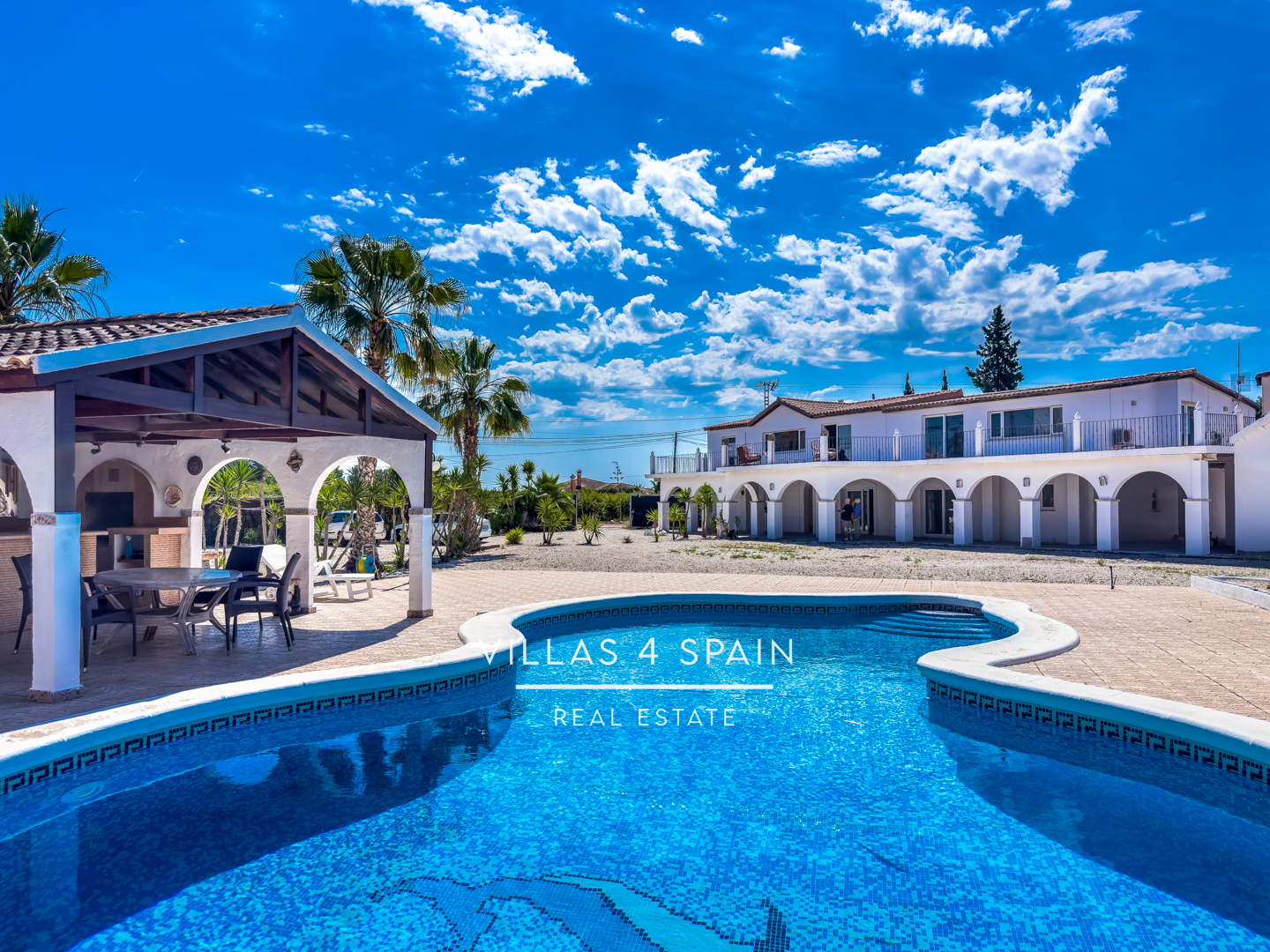 Resale - 12 Bedroom 6 bathroom villa with private pool in crevillente - Partida Ampla - Alicante