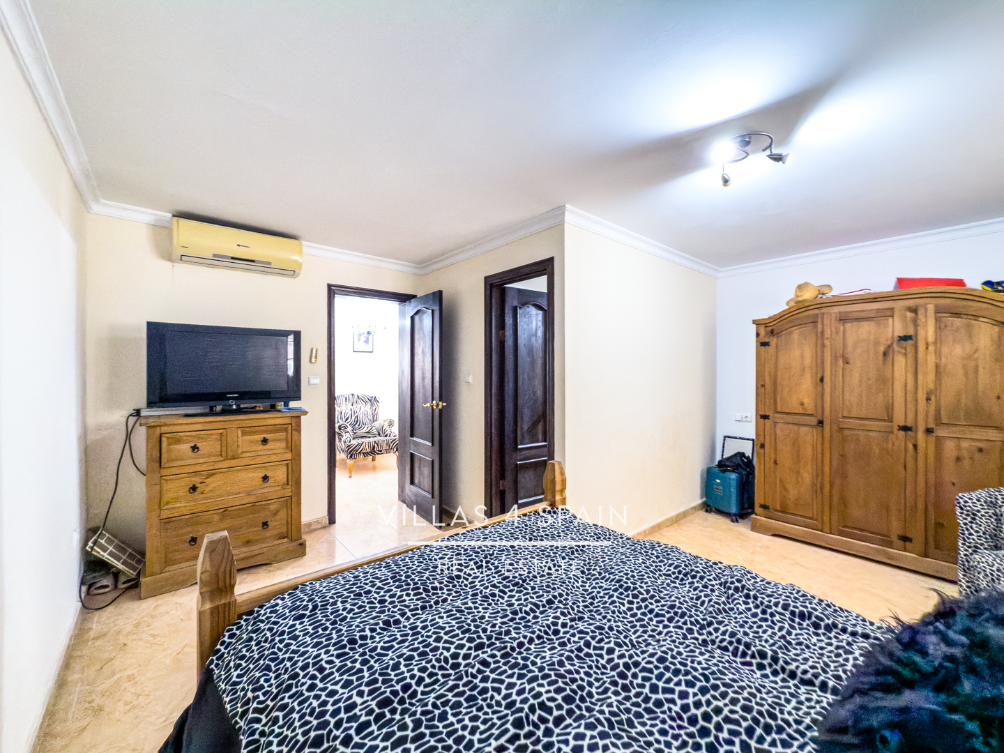 Resale - 12 Bedroom 6 bathroom villa with private pool in crevillente - Partida Ampla - Alicante