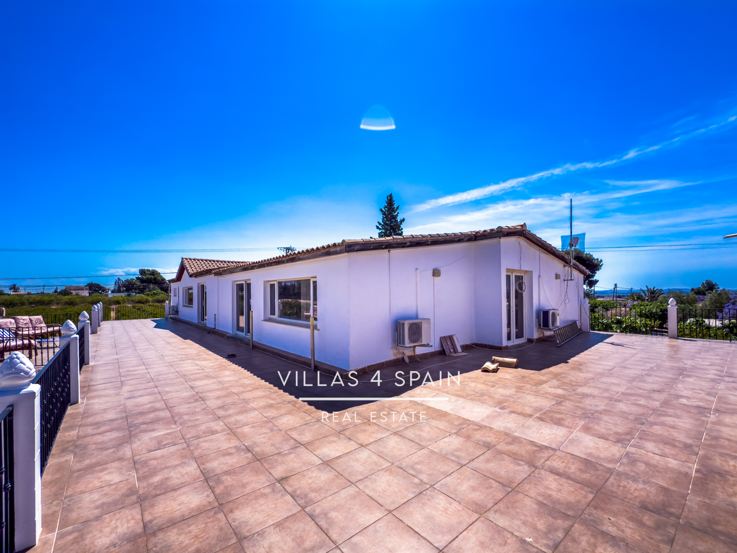 Resale - 12 Bedroom 6 bathroom villa with private pool in crevillente - Partida Ampla - Alicante