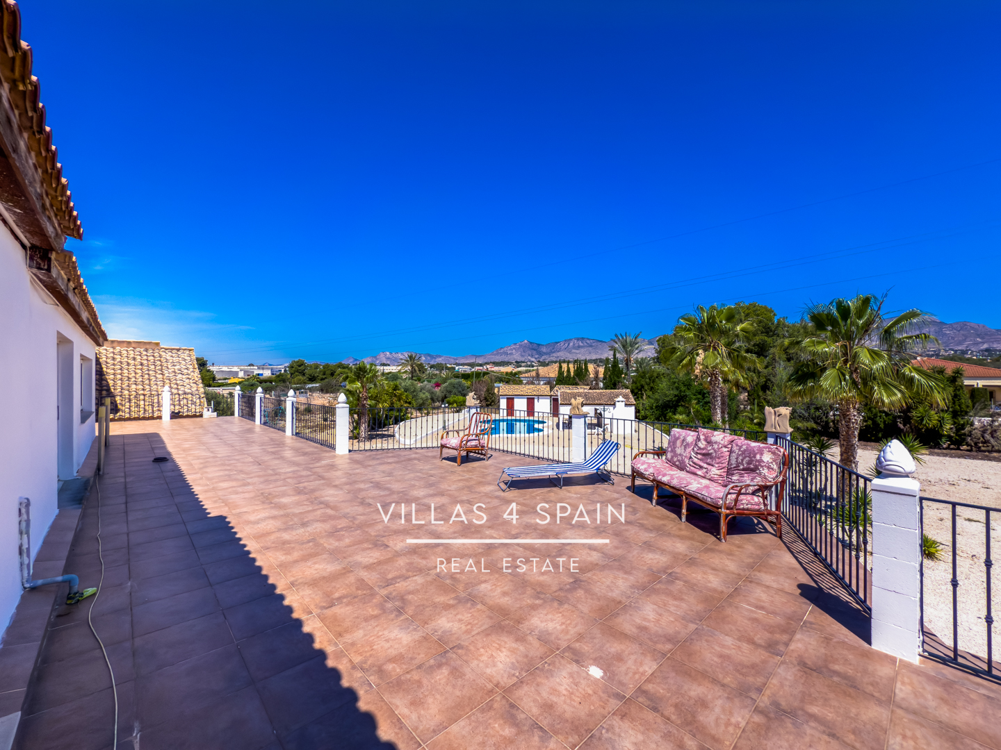 Resale - 12 Bedroom 6 bathroom villa with private pool in crevillente - Partida Ampla - Alicante