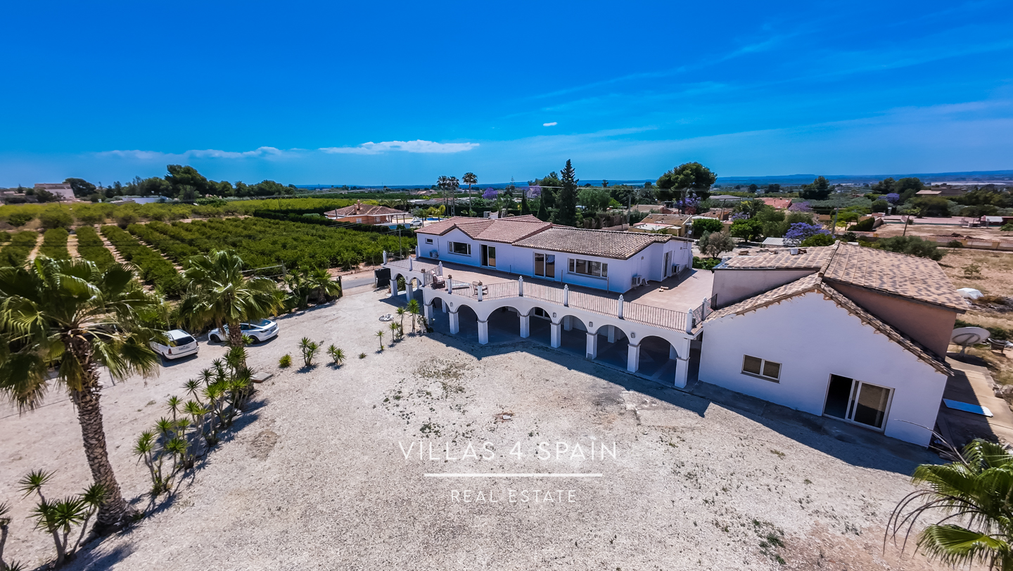 Resale - 12 Bedroom 6 bathroom villa with private pool in crevillente - Partida Ampla - Alicante