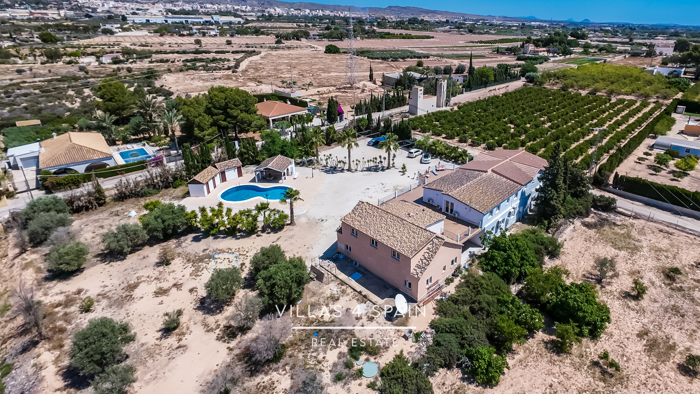 Resale - 12 Bedroom 6 bathroom villa with private pool in crevillente - Partida Ampla - Alicante