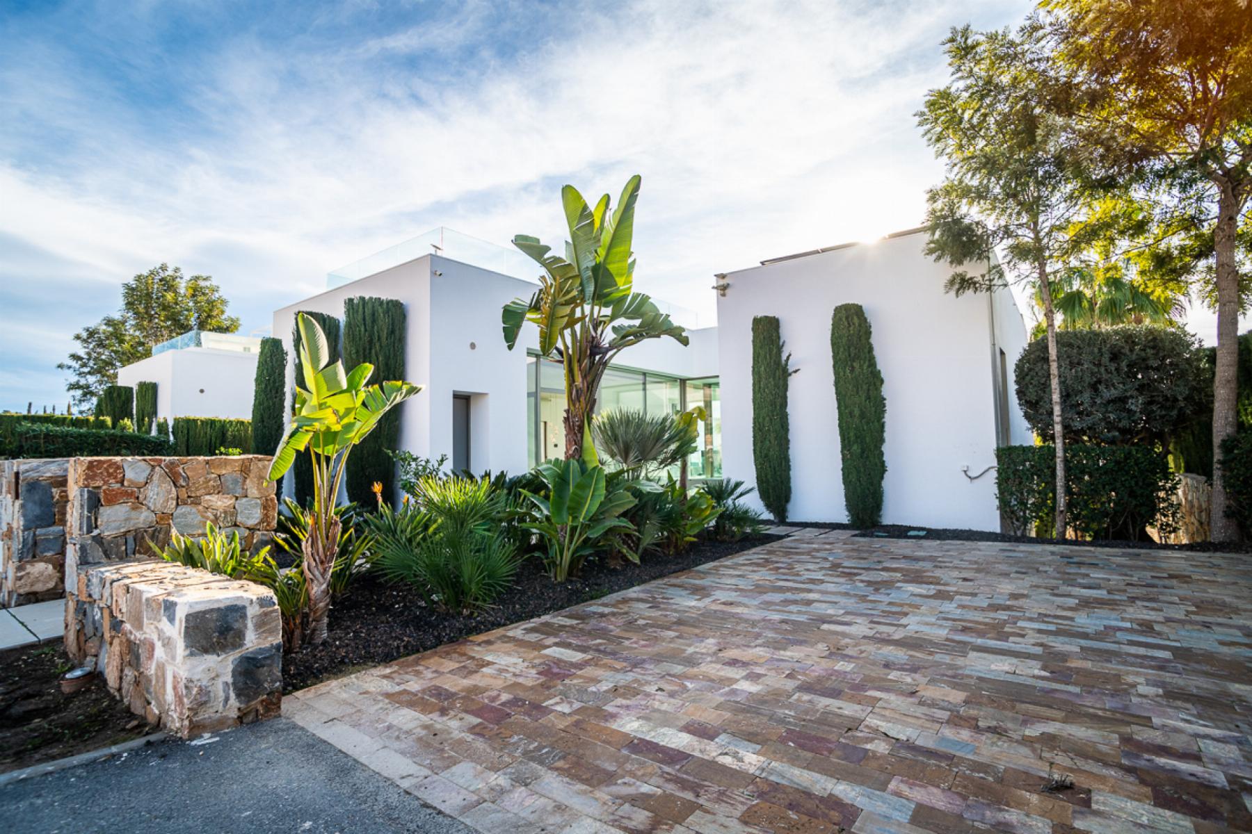 Resale - 4 Bedroom 2 Bathroom Villa in Orihuela Costa - Orihuela Costa - Alicante