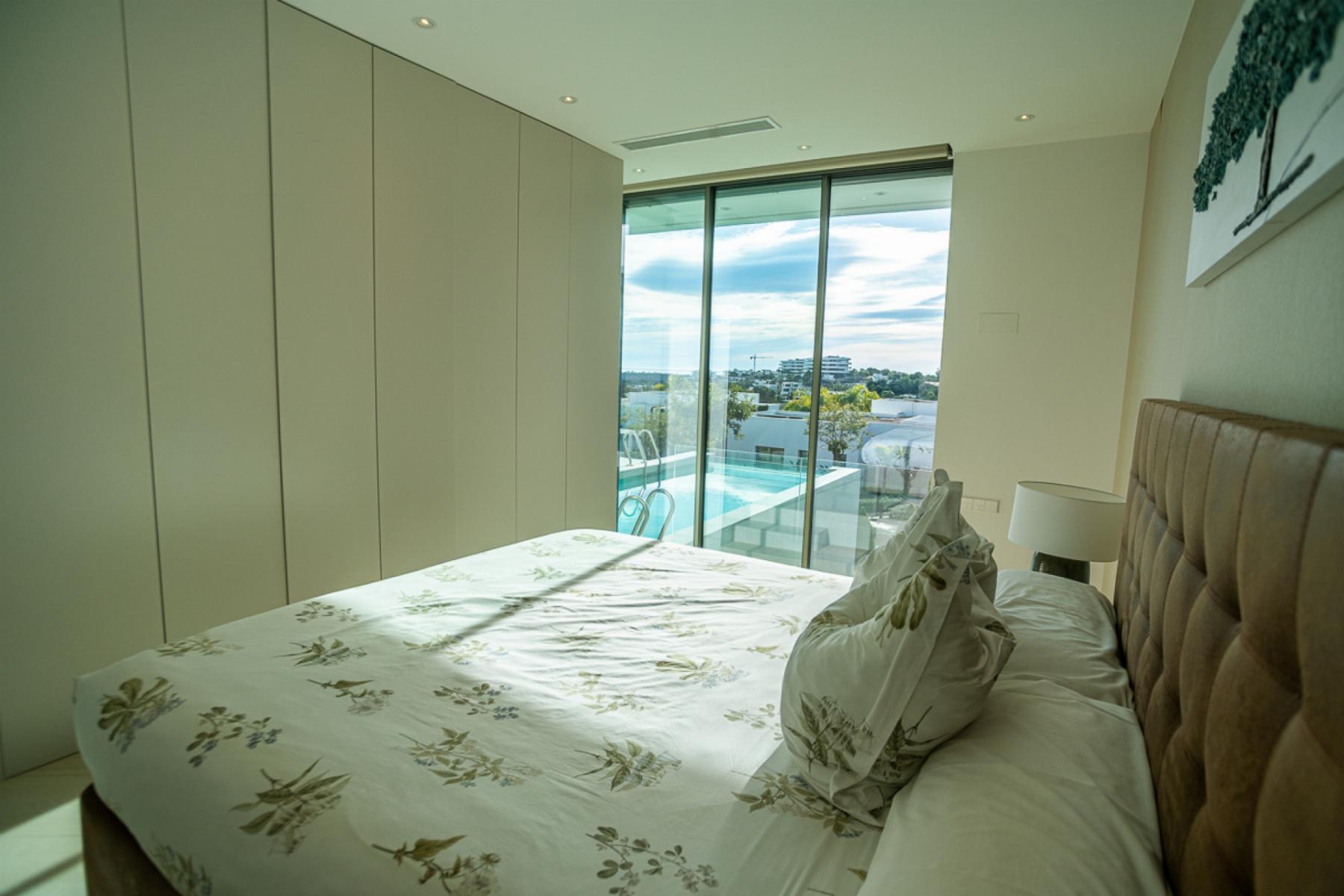 Resale - 4 Bedroom 2 Bathroom Villa in Orihuela Costa - Orihuela Costa - Alicante