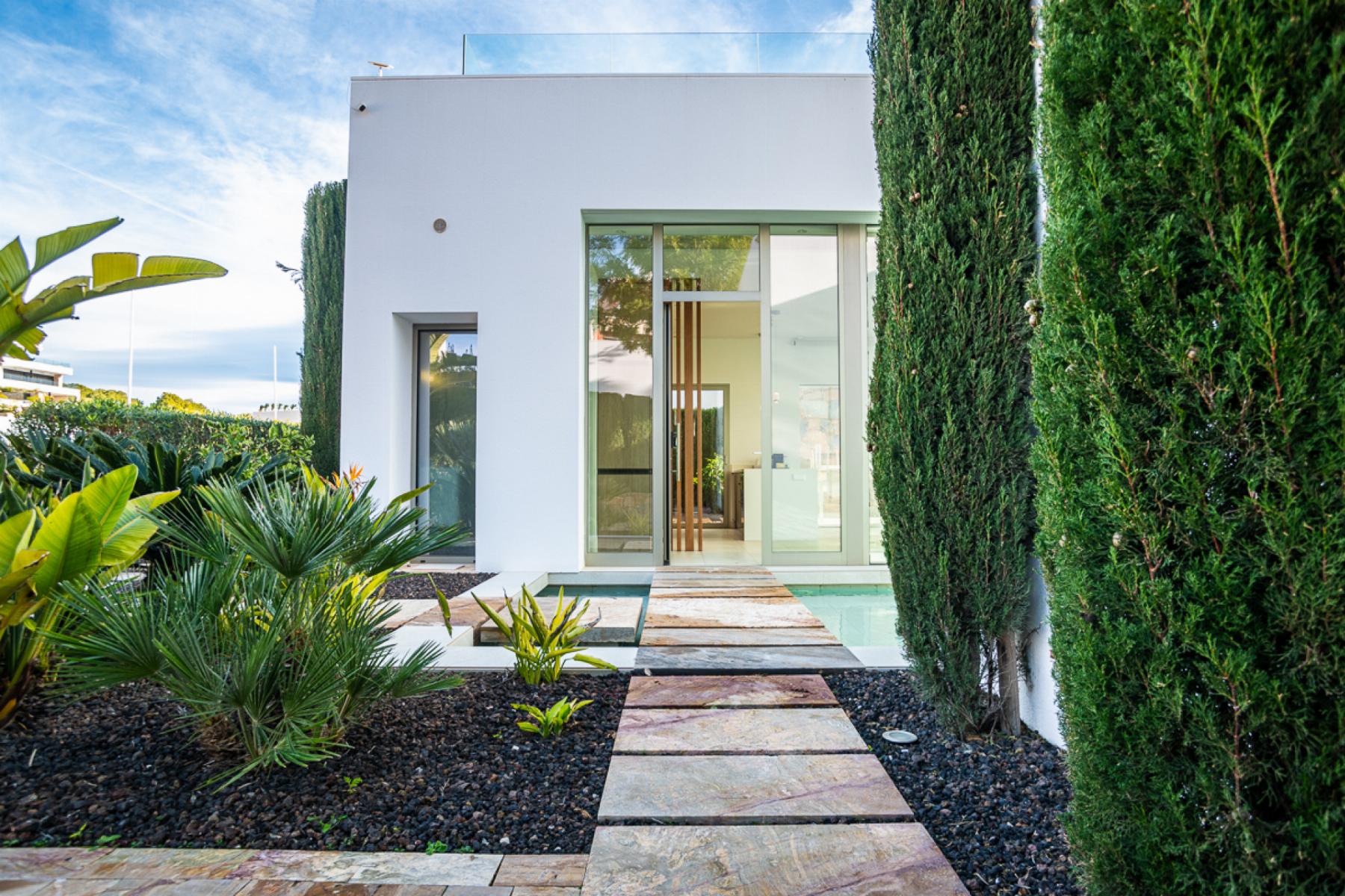 Resale - 4 Bedroom 2 Bathroom Villa in Orihuela Costa - Orihuela Costa - Alicante