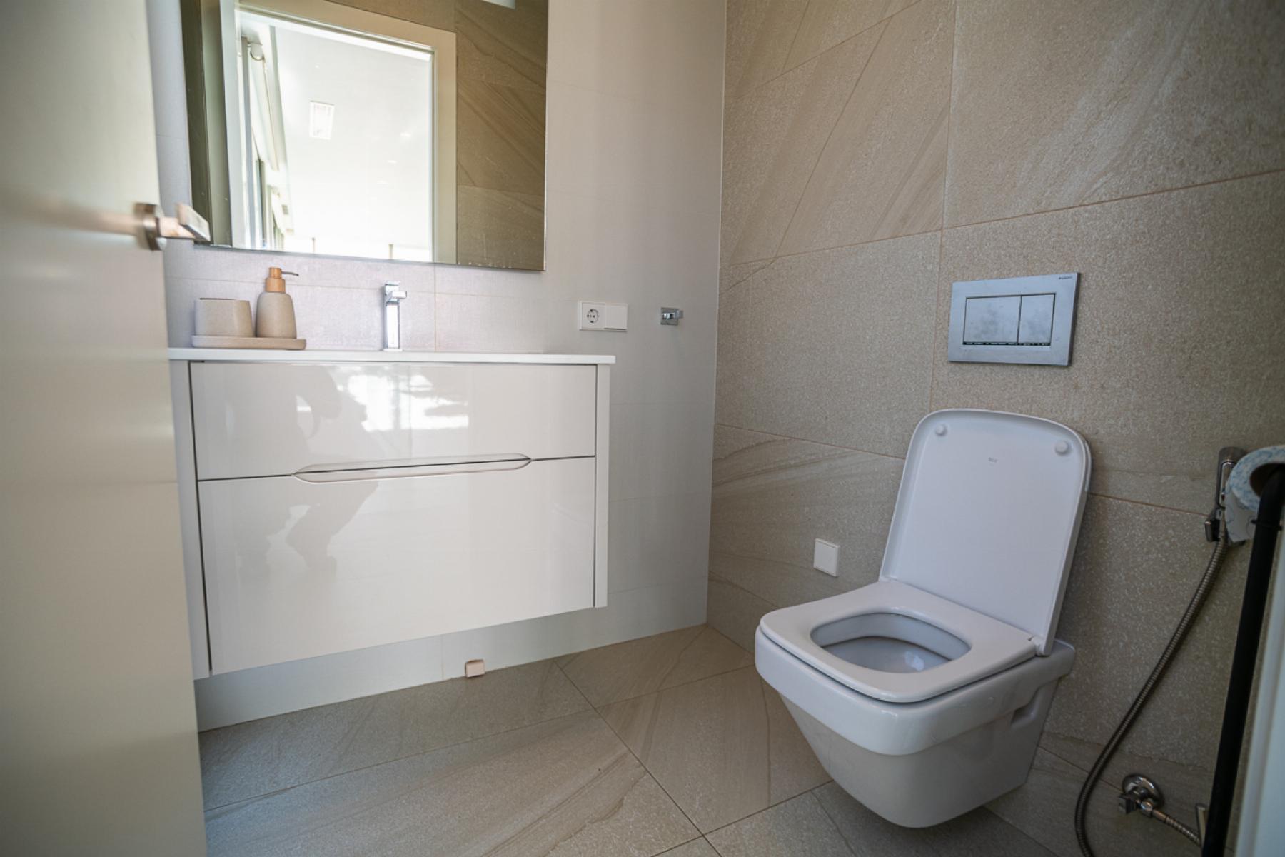 Resale - 4 Bedroom 2 Bathroom Villa in Orihuela Costa - Orihuela Costa - Alicante