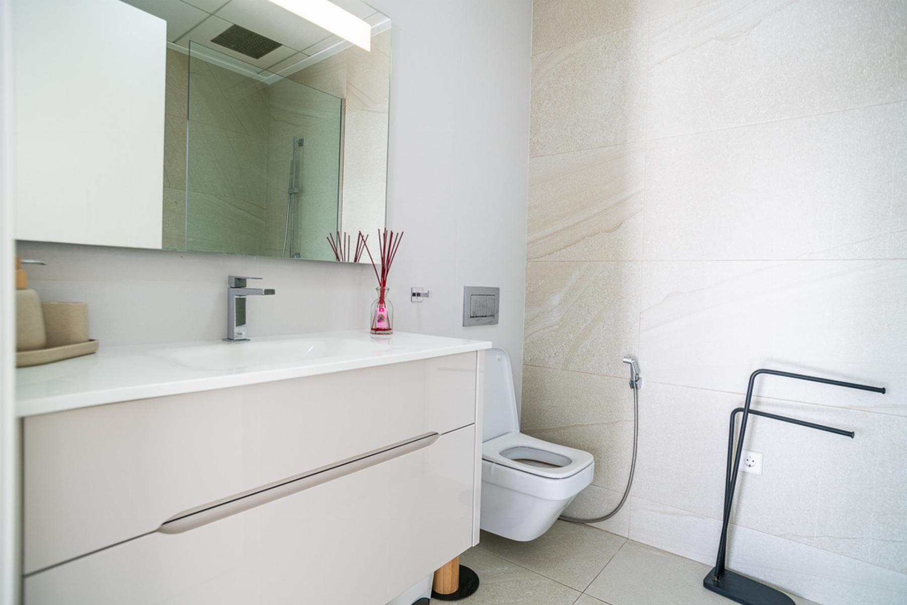 Resale - 4 Bedroom 2 Bathroom Villa in Orihuela Costa - Orihuela Costa - Alicante