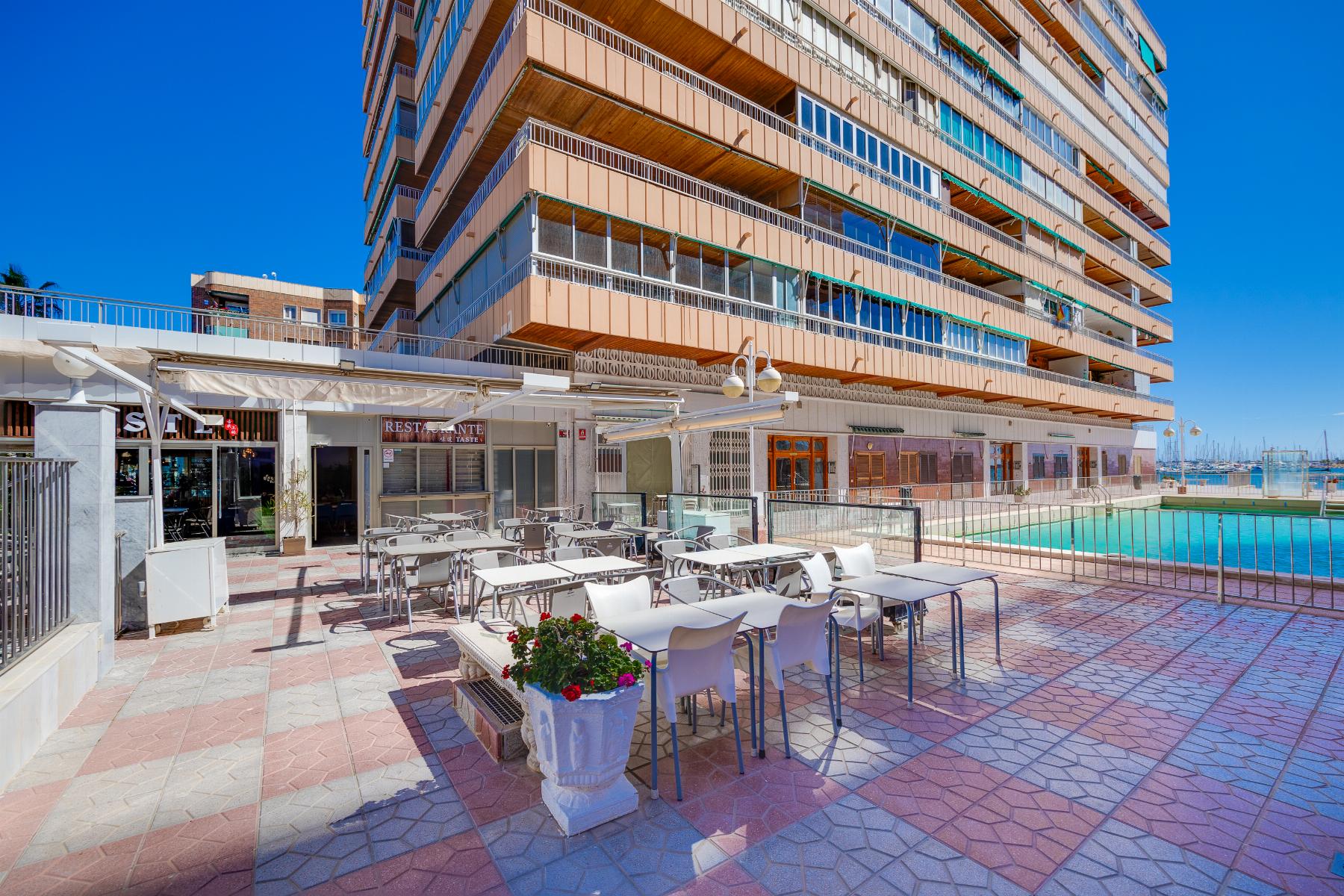 Sold - 3 Bedroom 2 Bathroom Apartamento in Torrevieja - Playa del Acequión - Alicante