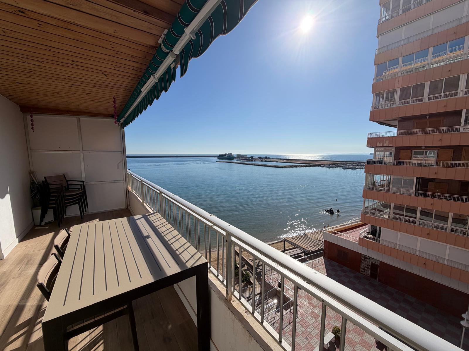 Sold - 3 Bedroom 2 Bathroom Apartamento in Torrevieja - Playa del Acequión - Alicante
