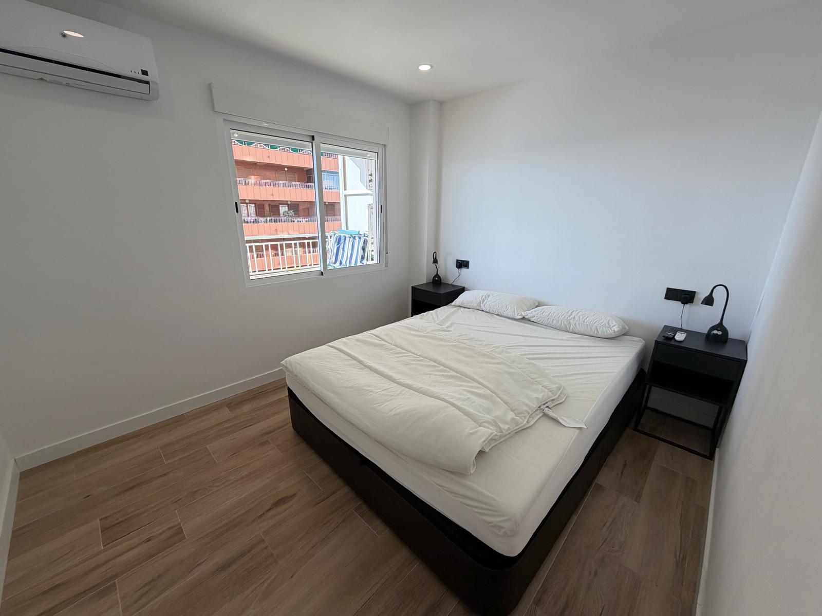 Sold - 3 Bedroom 2 Bathroom Apartamento in Torrevieja - Playa del Acequión - Alicante