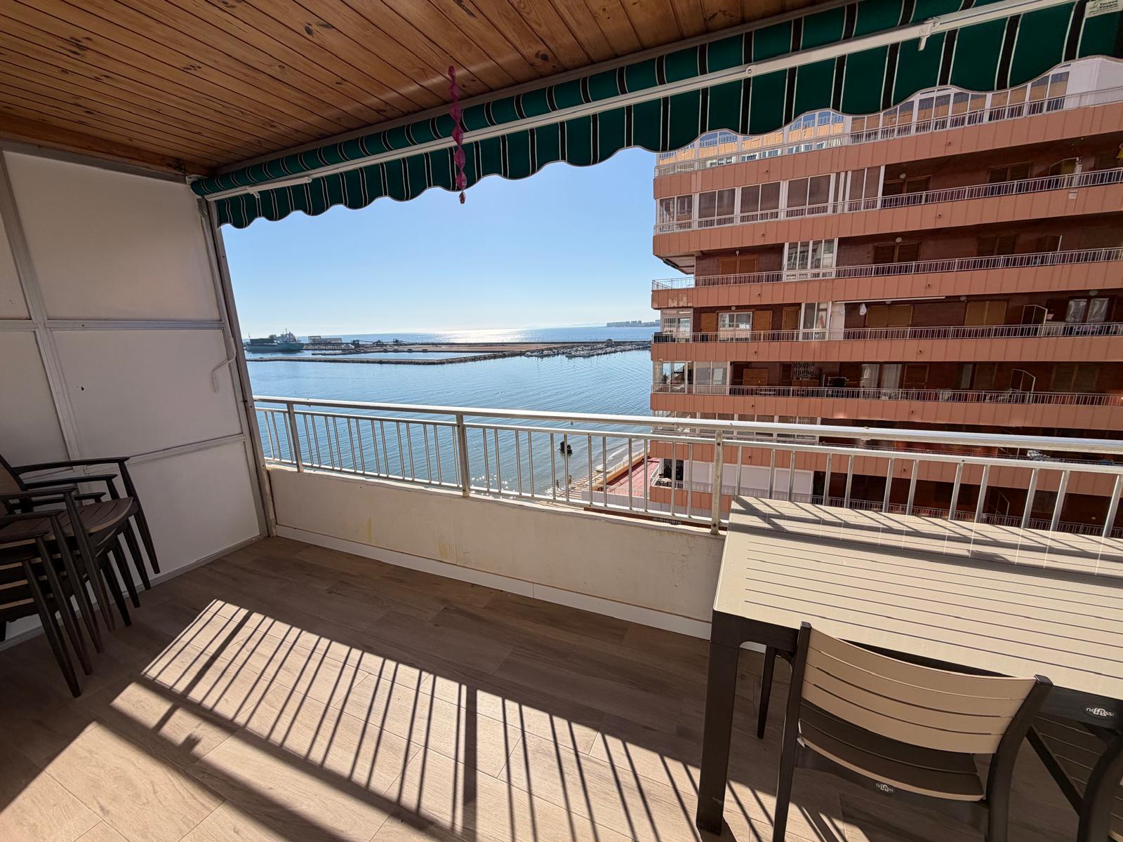 Sold - 3 Bedroom 2 Bathroom Apartamento in Torrevieja - Playa del Acequión - Alicante