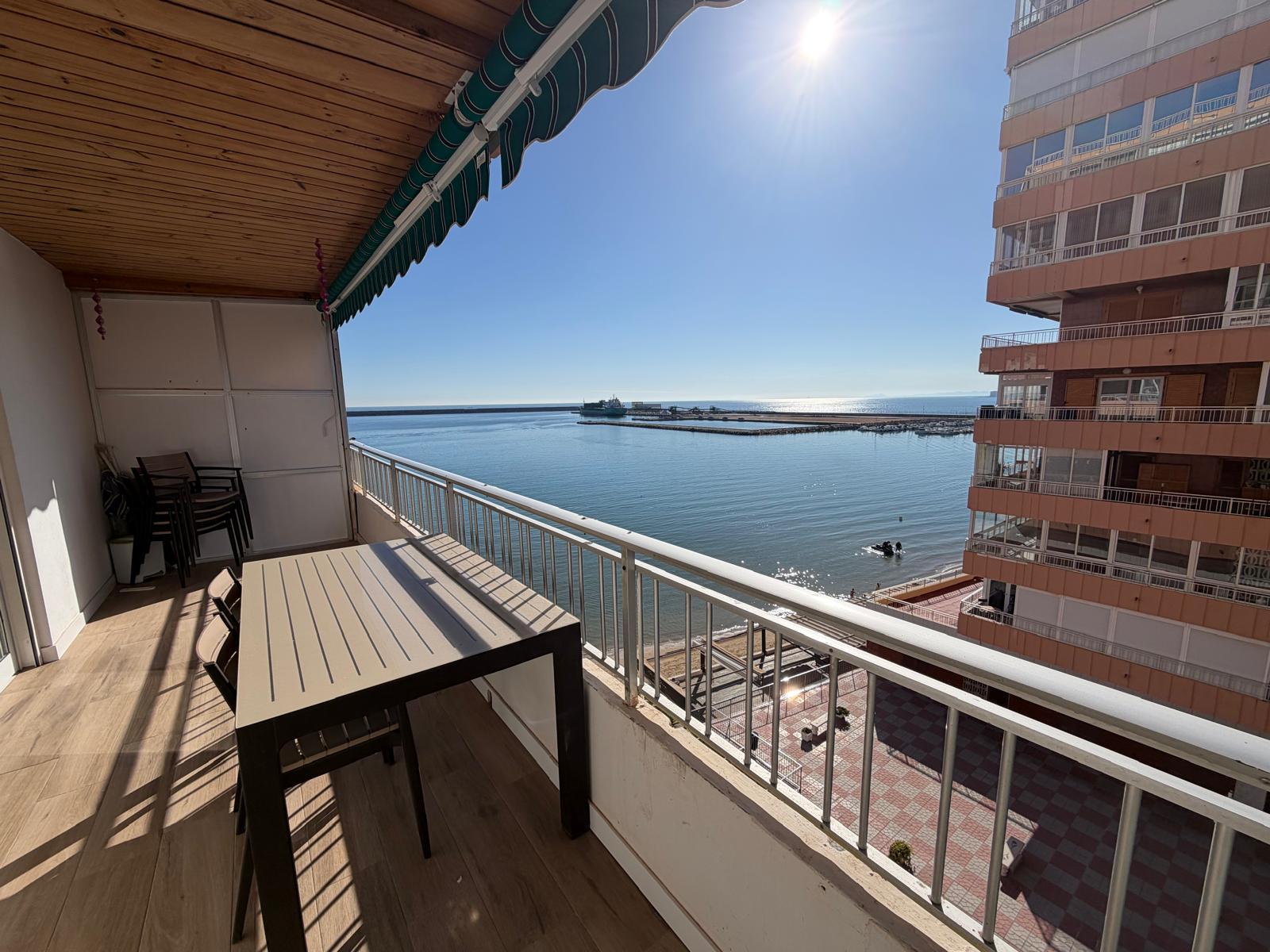 Sold - 3 Bedroom 2 Bathroom Apartamento in Torrevieja - Playa del Acequión - Alicante
